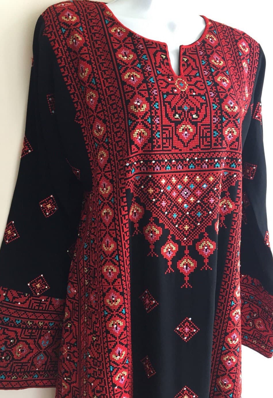 Black Dress kaftan / Tobe / Thobe / Thob with bautiful red Palestinian Cross Stitch / Embroidery - image 4