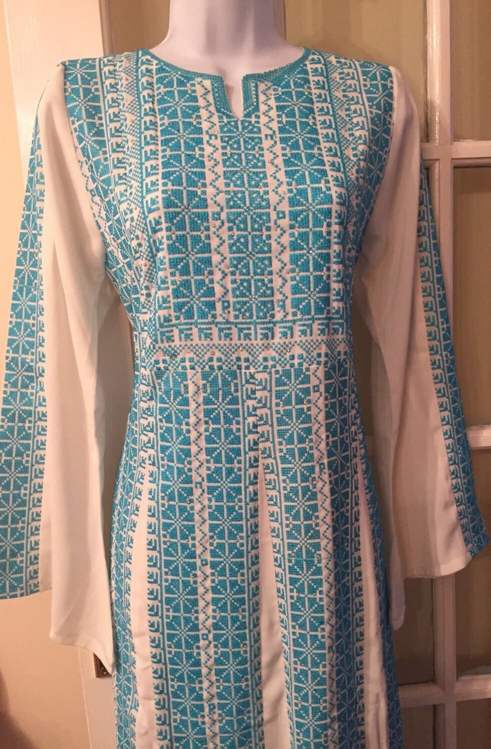 Stunning white dress / thobe / Abbaya / Kaftan with light blue plaestinian embroidery