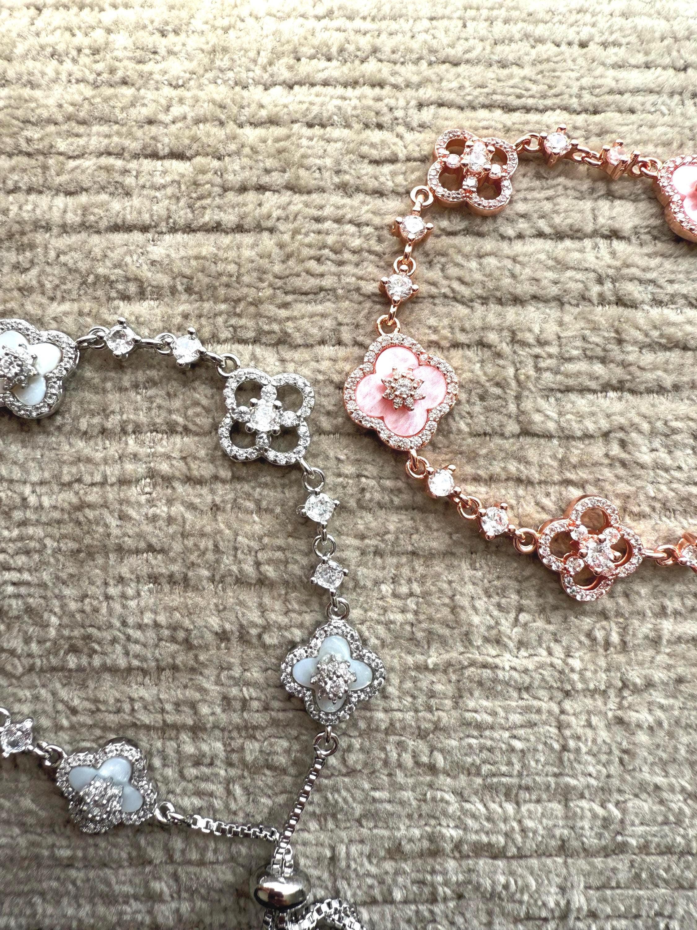 Clover flower bracelet