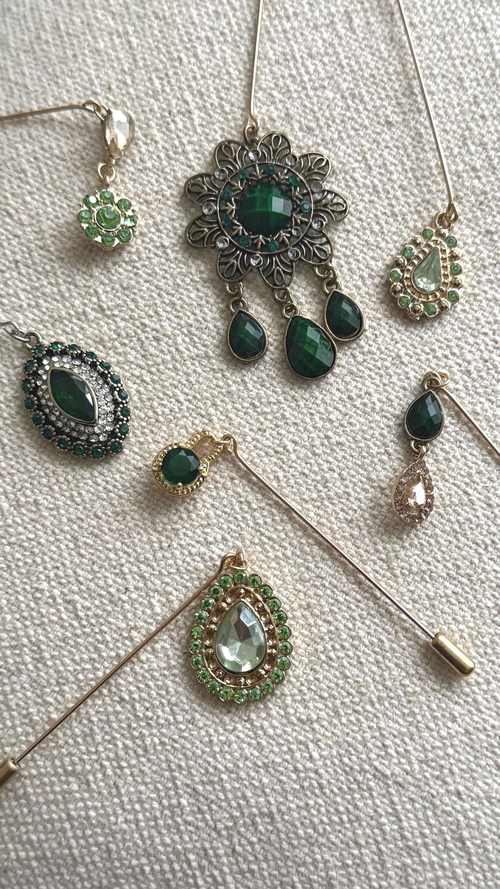 Green shaded hijab pins