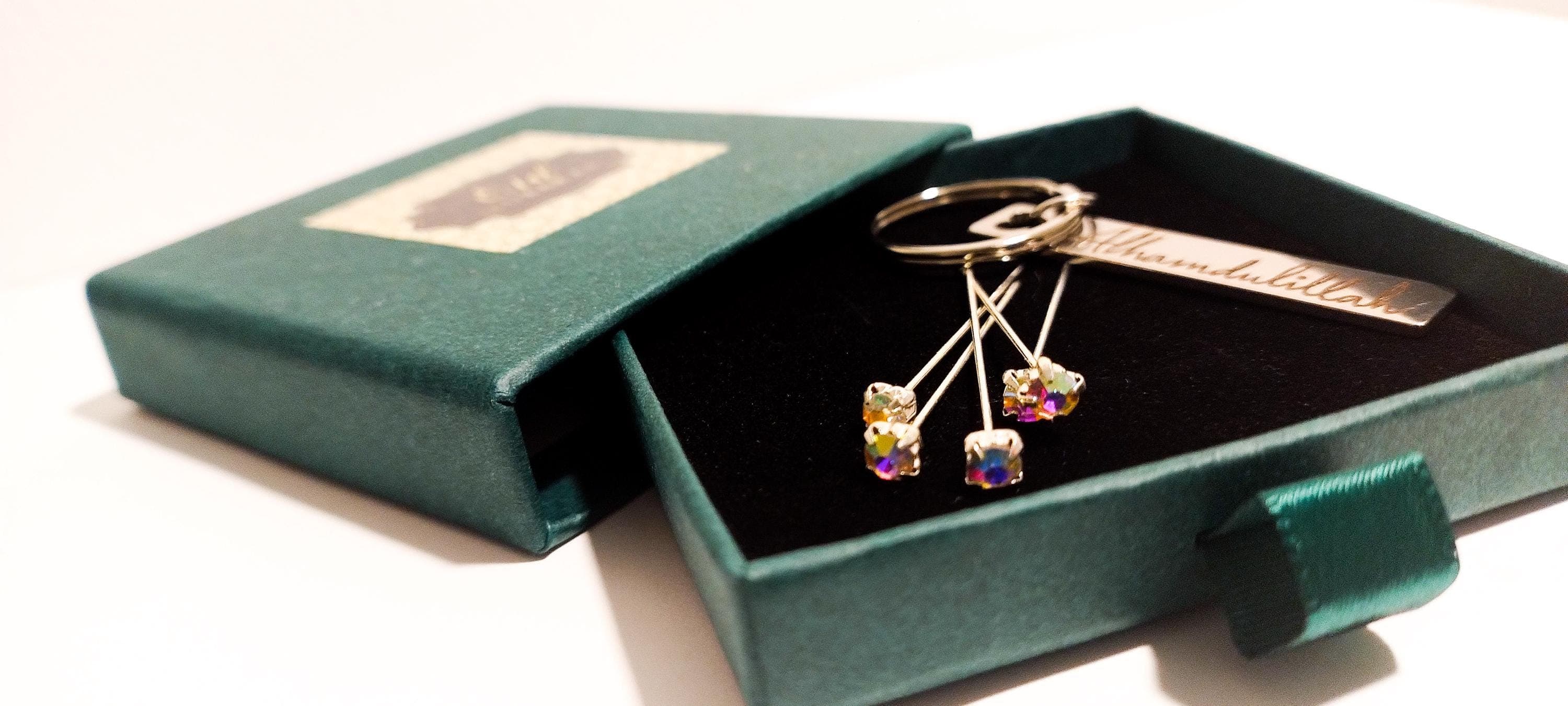 Muslimah Gift - Eid Gift - Ramadan - Alhamdulillah Key Ring & 5 Petite Diamante Hijab Pins in Gift Box - Eid Mubarak - Ready For Gifting - image 3