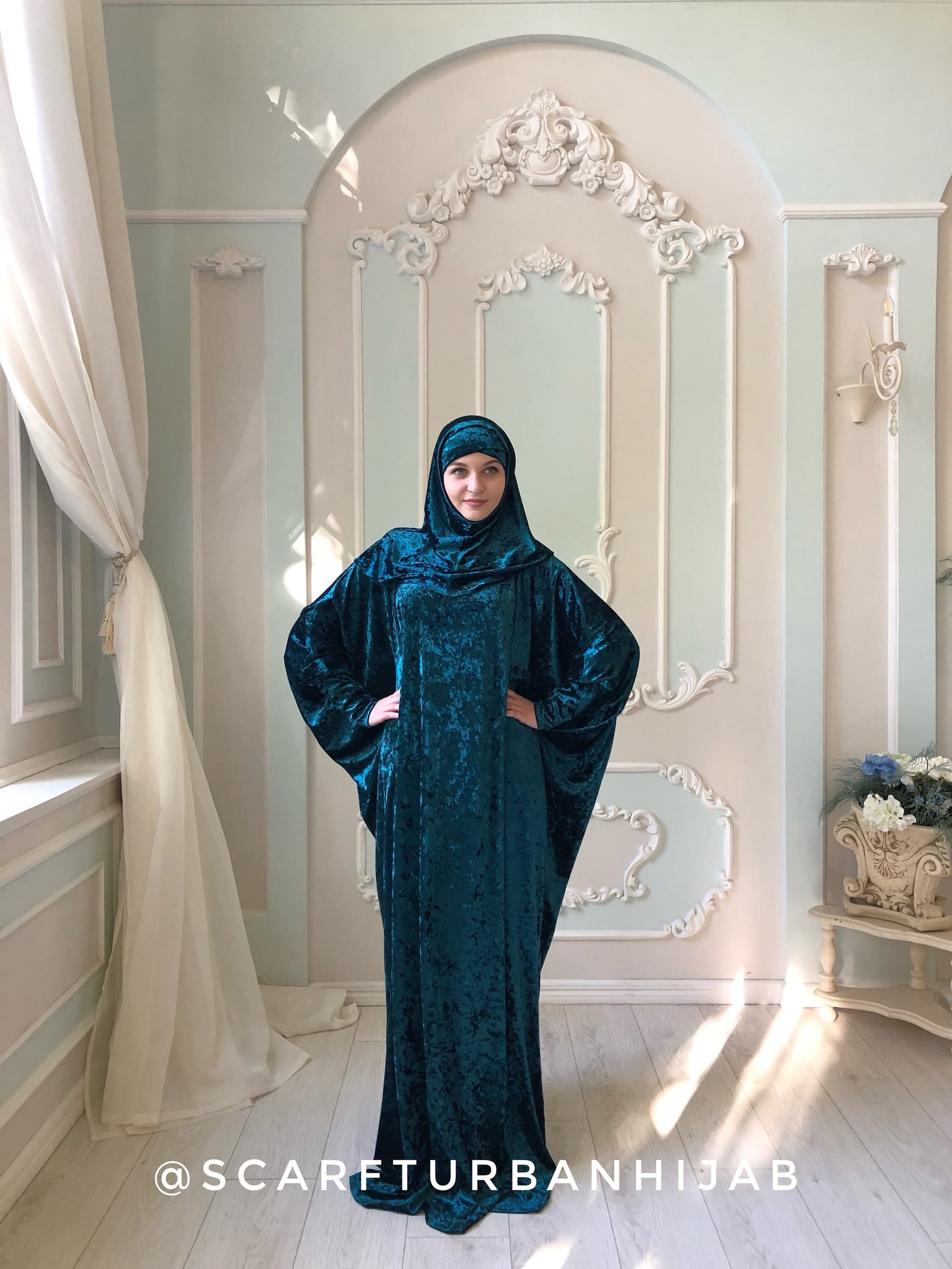 Emerald Velvet Abaya Dress with Hijab, Plus Size Caftan - image 5