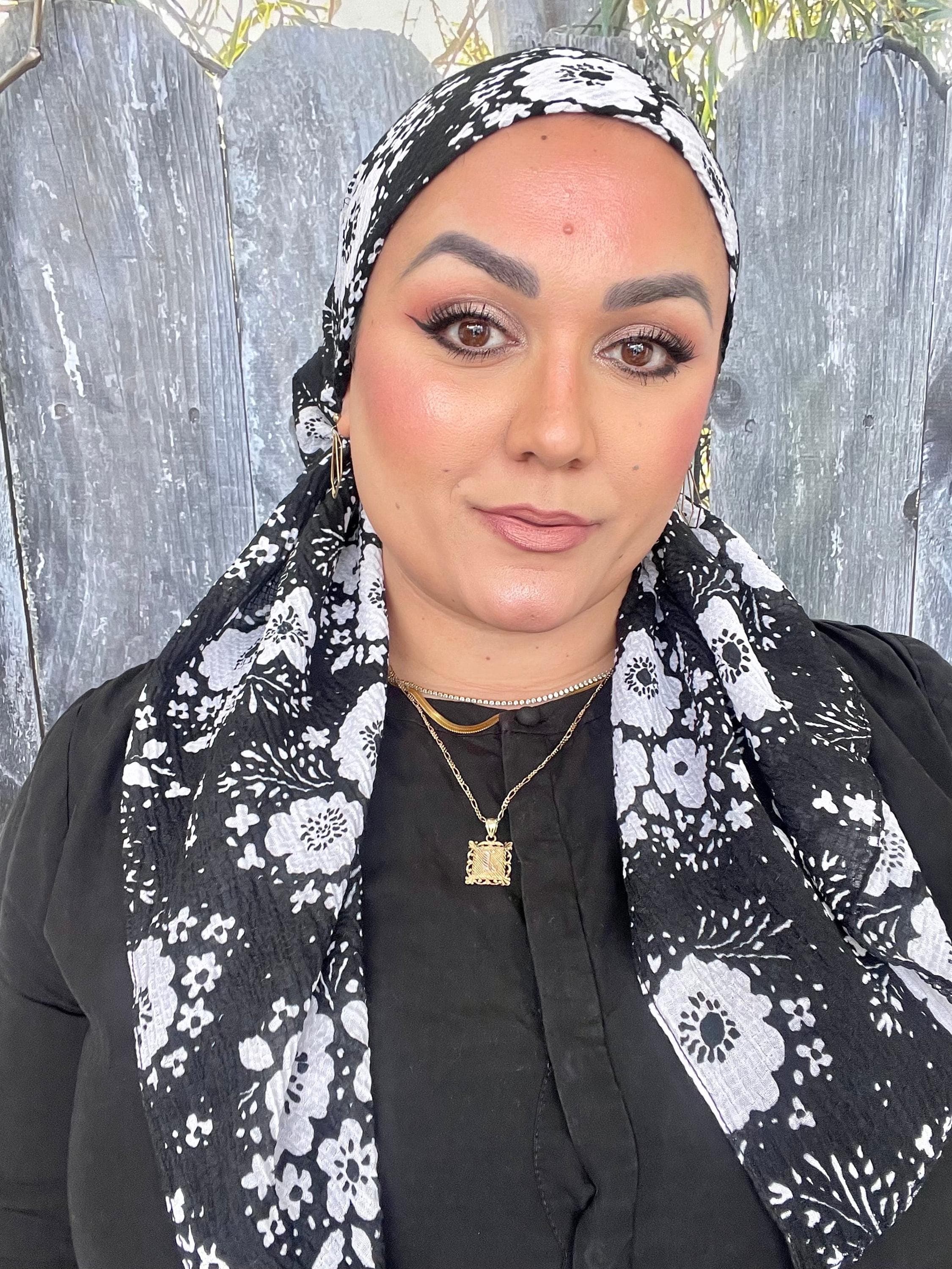 Square Head Scarf for Women, 38”, Mod Bloom Waffled Print Bandana Head Covering, Black/White, Soft Chemo Headwear, Square Hijab, Tichel
