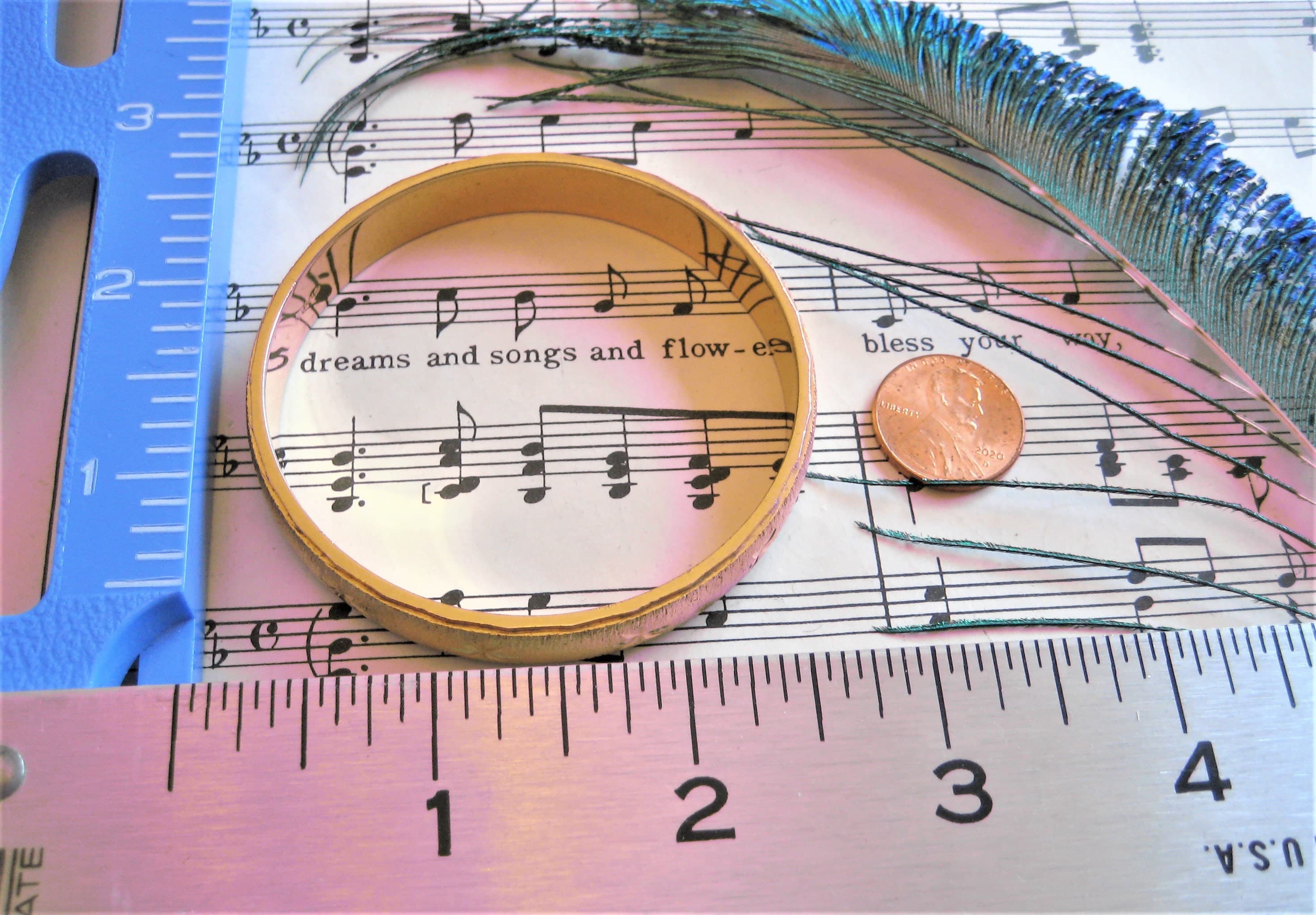 Bangle Bracelet, MONET Gold Tone, Diamond Cut Starburst Design, Vintage - image 4
