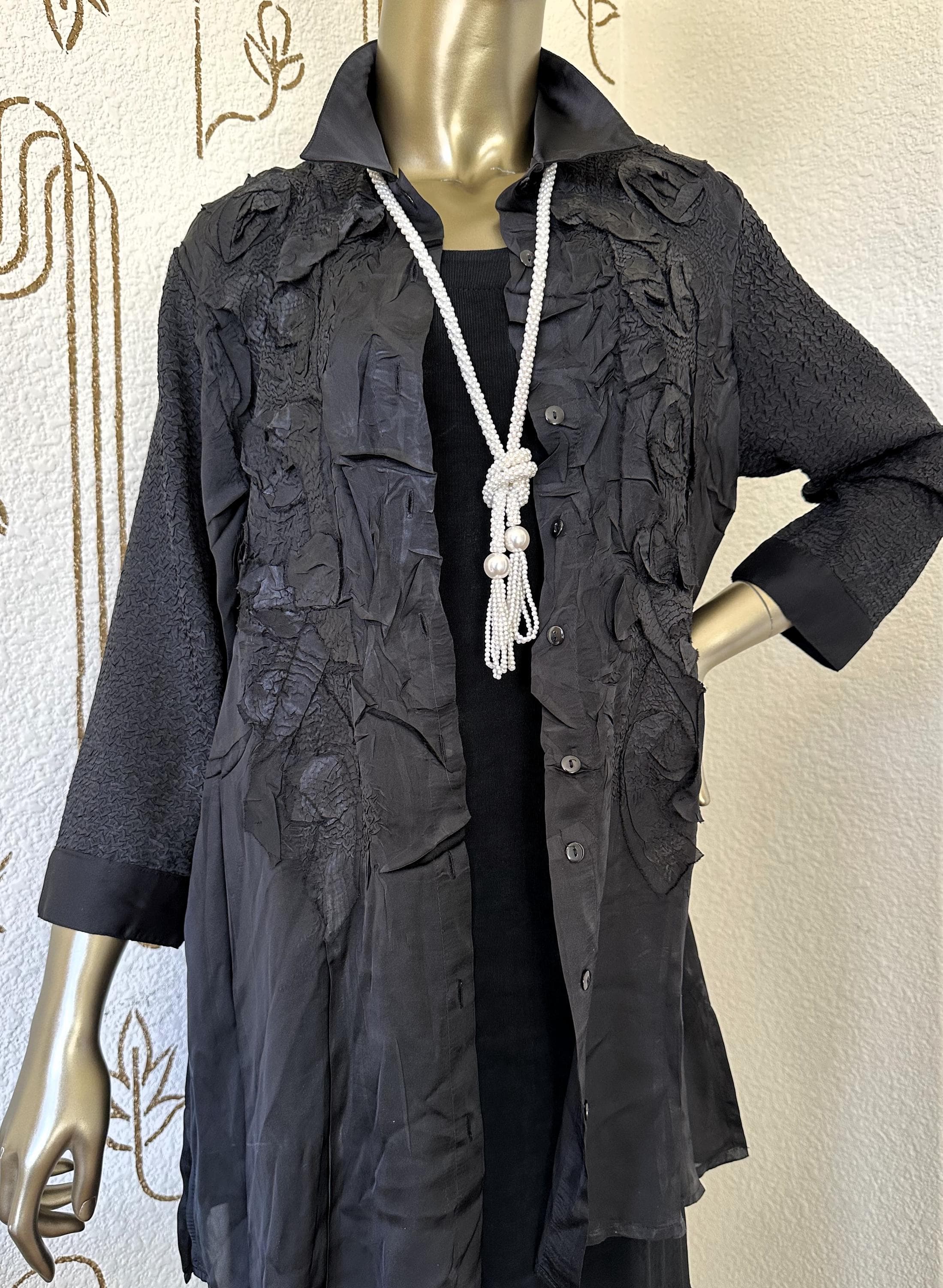 CHICO’S Blouse, Black Crinkled, 3/4 Sleeved, Front Button Closure, Vintage Estate Find