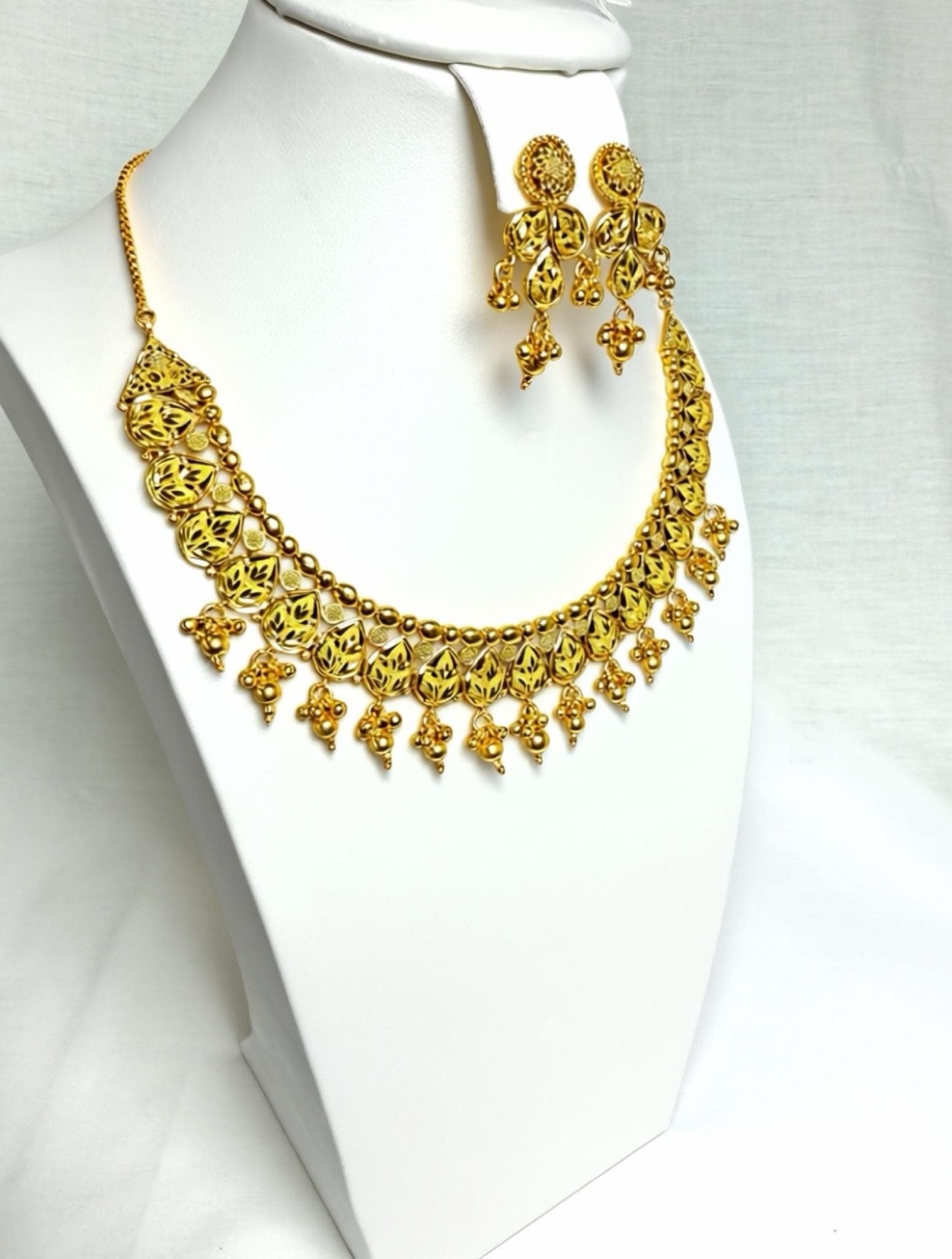 22k Gold Plated Necklace Earrings Set: Intricate Floral Design, Elegant Occasion Jewelry - image 5
