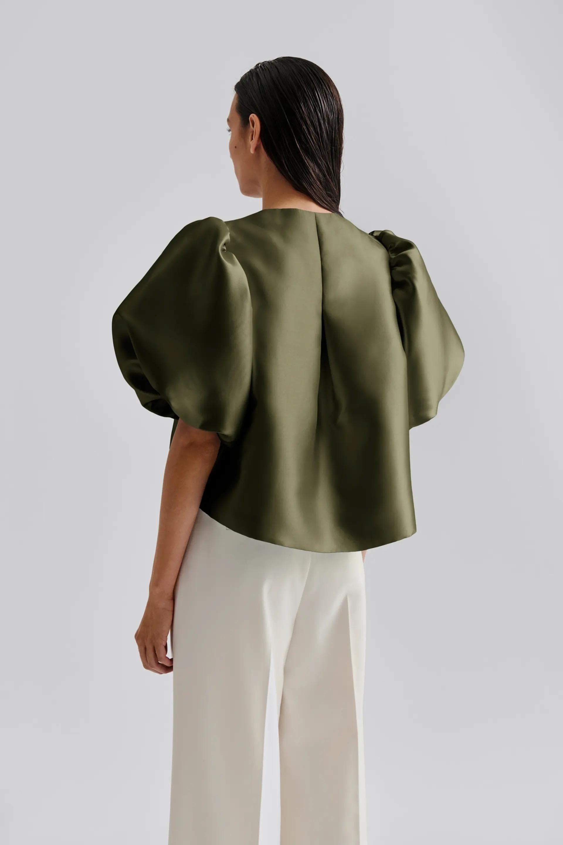 Blouse with pouf balloon sleeve in green | Modest Fashion | Elegant style | Women business outfit| Made to measure available |more colours - image 4