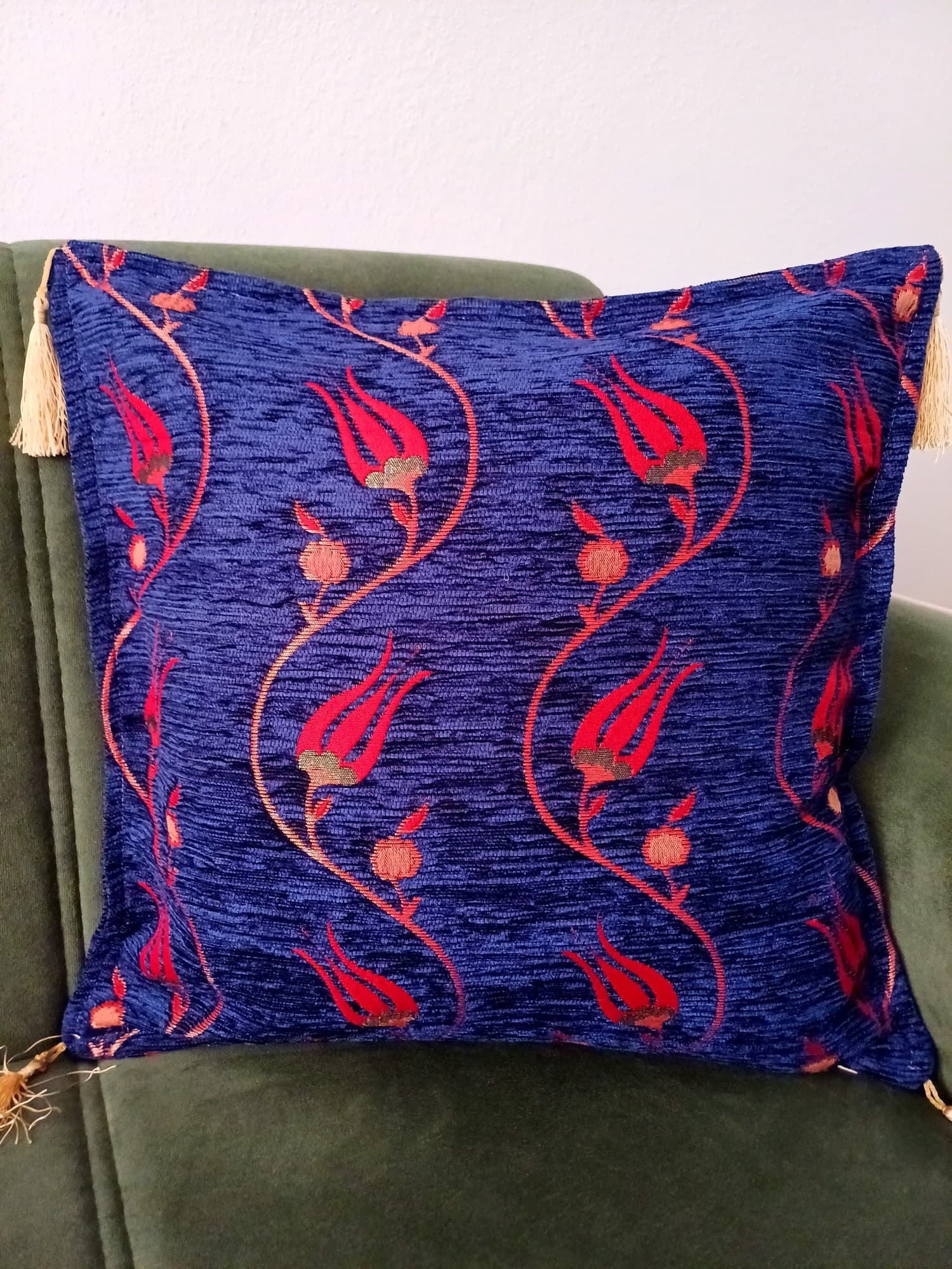 Traditional Turkish Pillow, Tulip Tile Patterned Cushion, Anatolian Ottoman Pillow, Blue Kilim Pattern Coach Pillow, Authentic Velvet Pillow