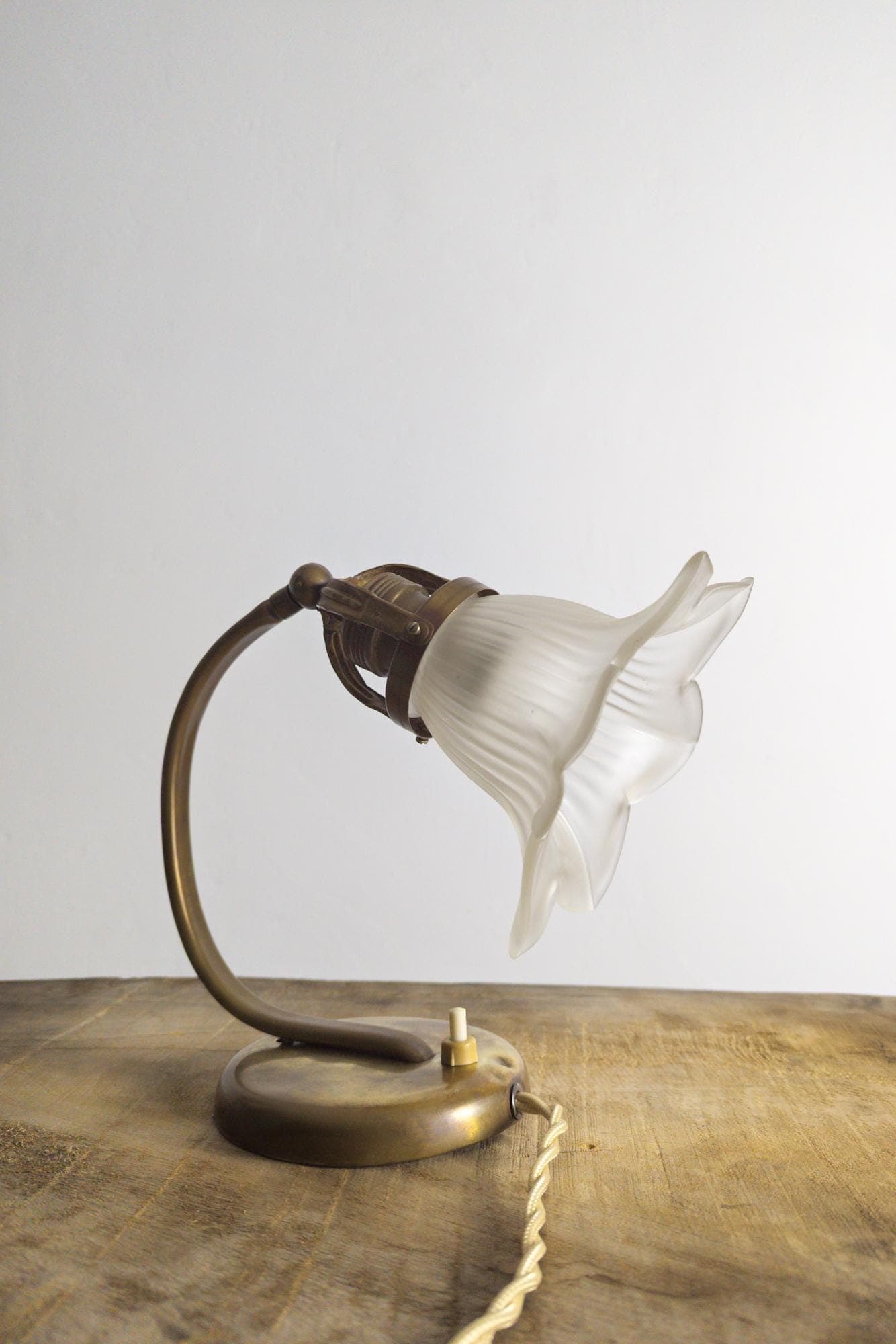 art nouveau to art deco brass tulip lamp wall/table/desk lamp with frosted glass shade, 1930s - image 3