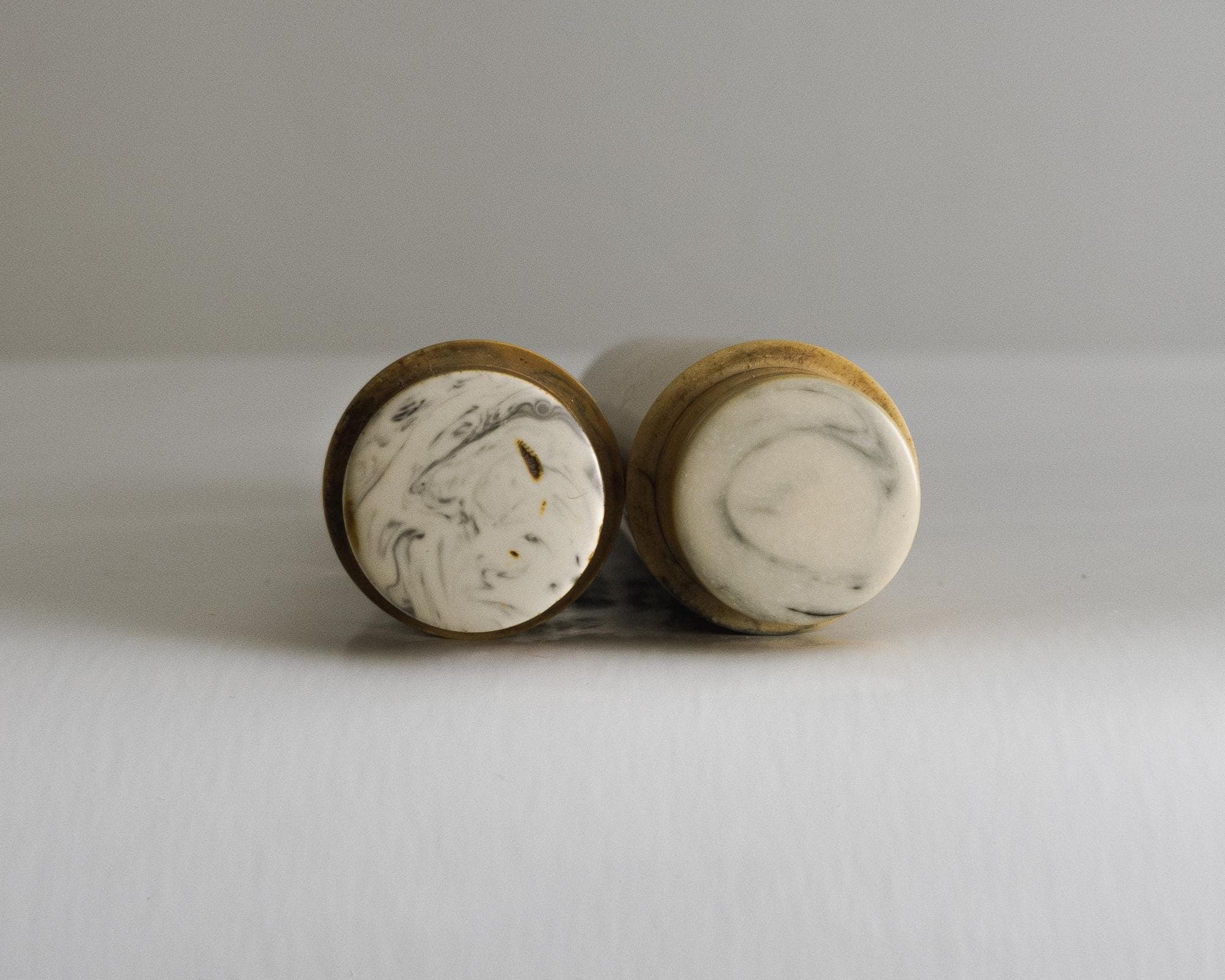 vintage 1950s marbled bakelite rod set 2 pcs 121 grams antique german bakelite old rod two doorknobs - image 4