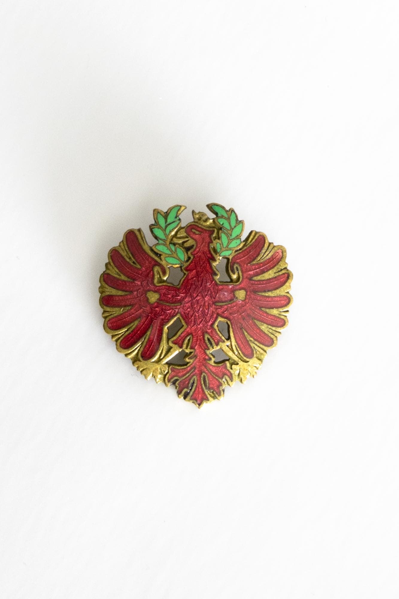 antique cap badge austro-hungarian wwi tyrolean red eagle – gilded metal & red enamel - image 4