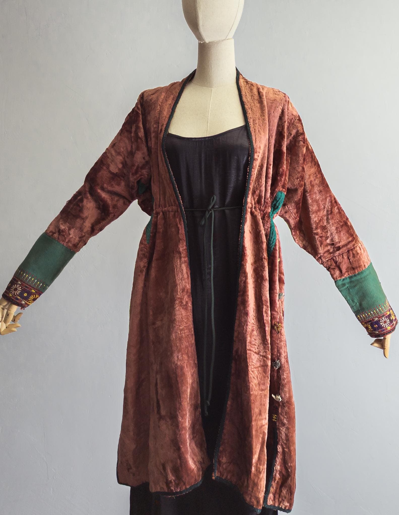 ottoman antique duster coat - rosewood silk velvet/teal green wool - full handwork - 19th century. - image 4