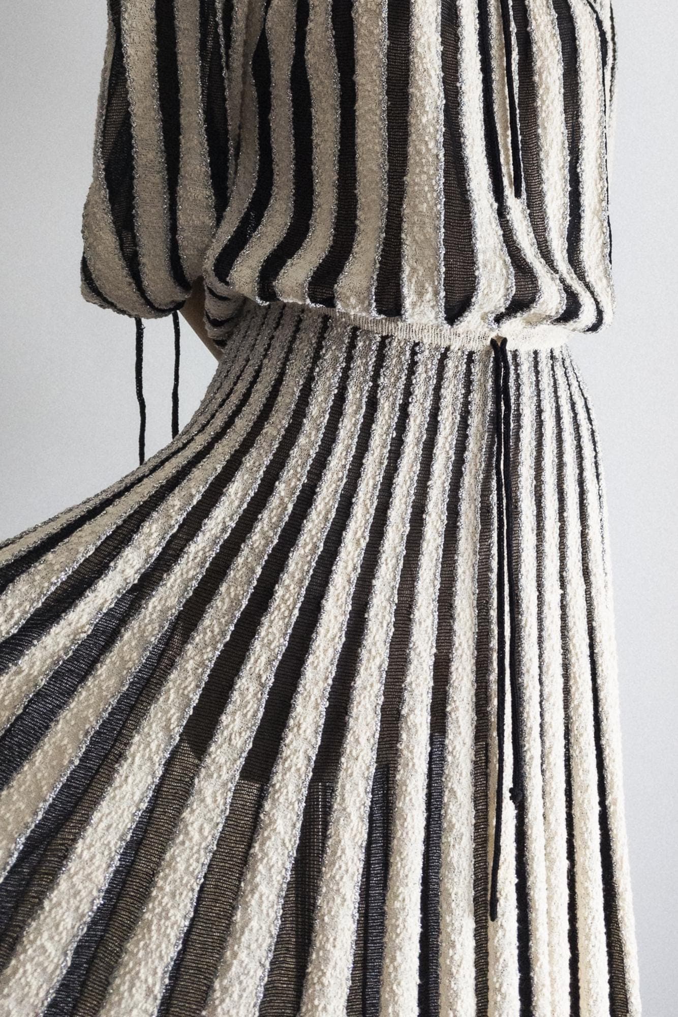 1970s andrina fells lurex knit dress – romantic, space age – antique white/black/silver - image 3