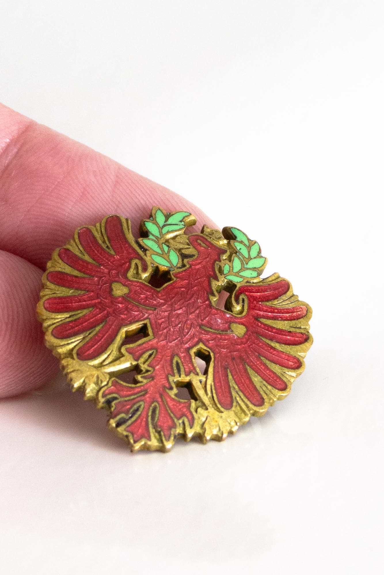 antique cap badge austro-hungarian wwi tyrolean red eagle – gilded metal & red enamel - image 3