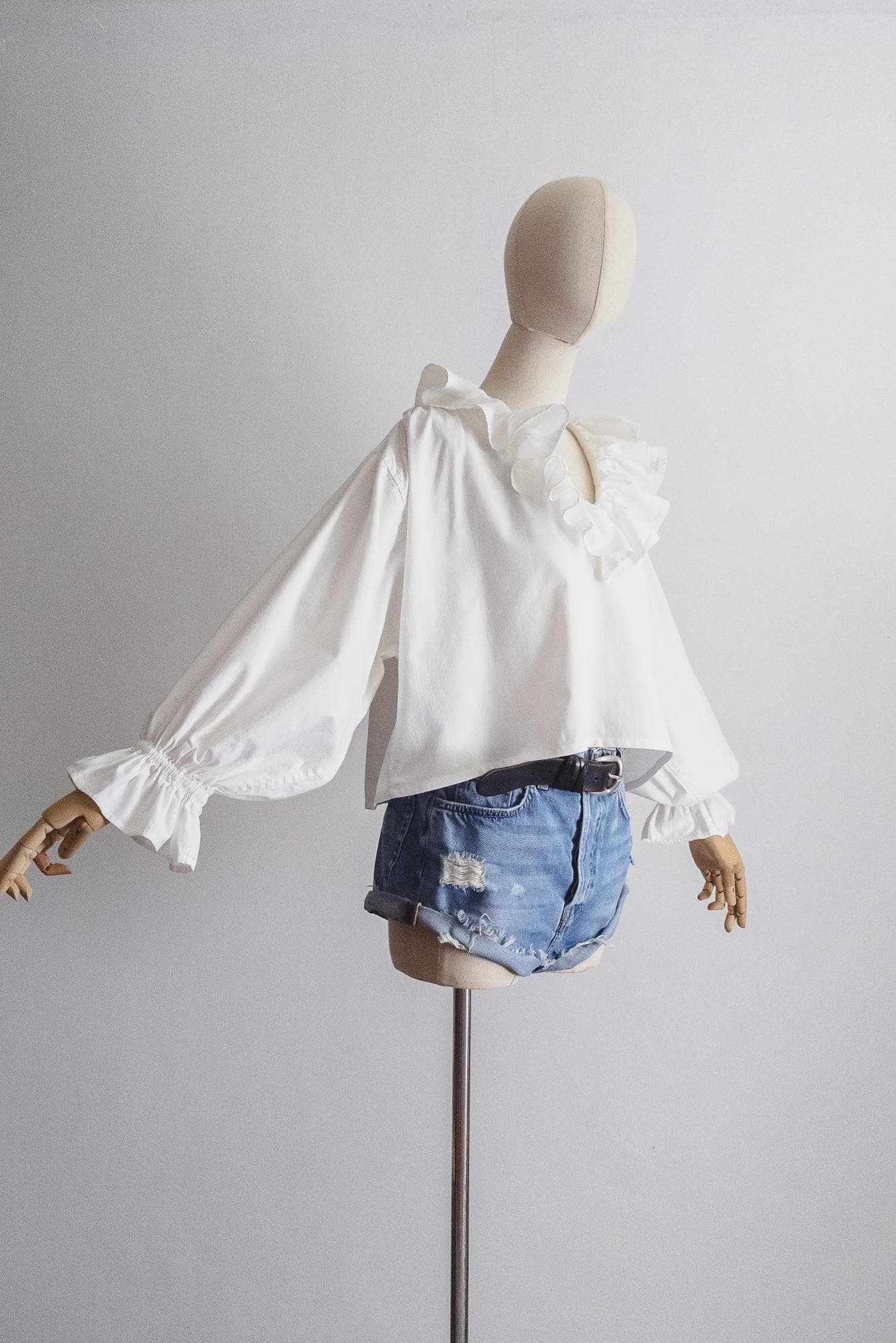 vintage white poet blouse cropped poet chemise pirate shirt - s/m
