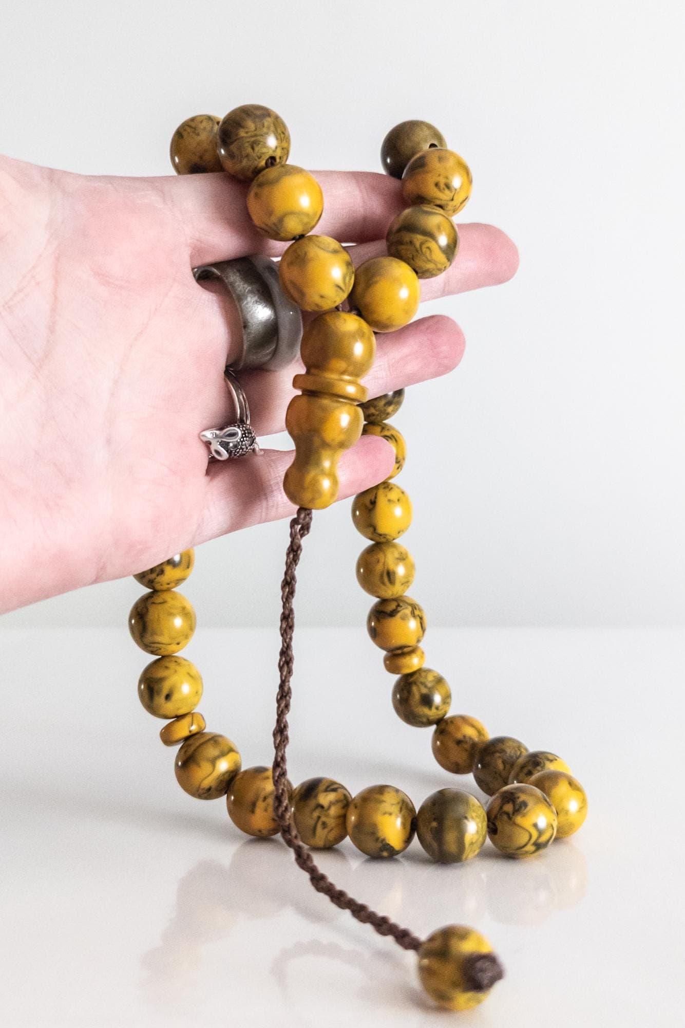 bakelite tesbih prayer beads rosary, round beads 82 g - marbled butterscotch/green - image 4