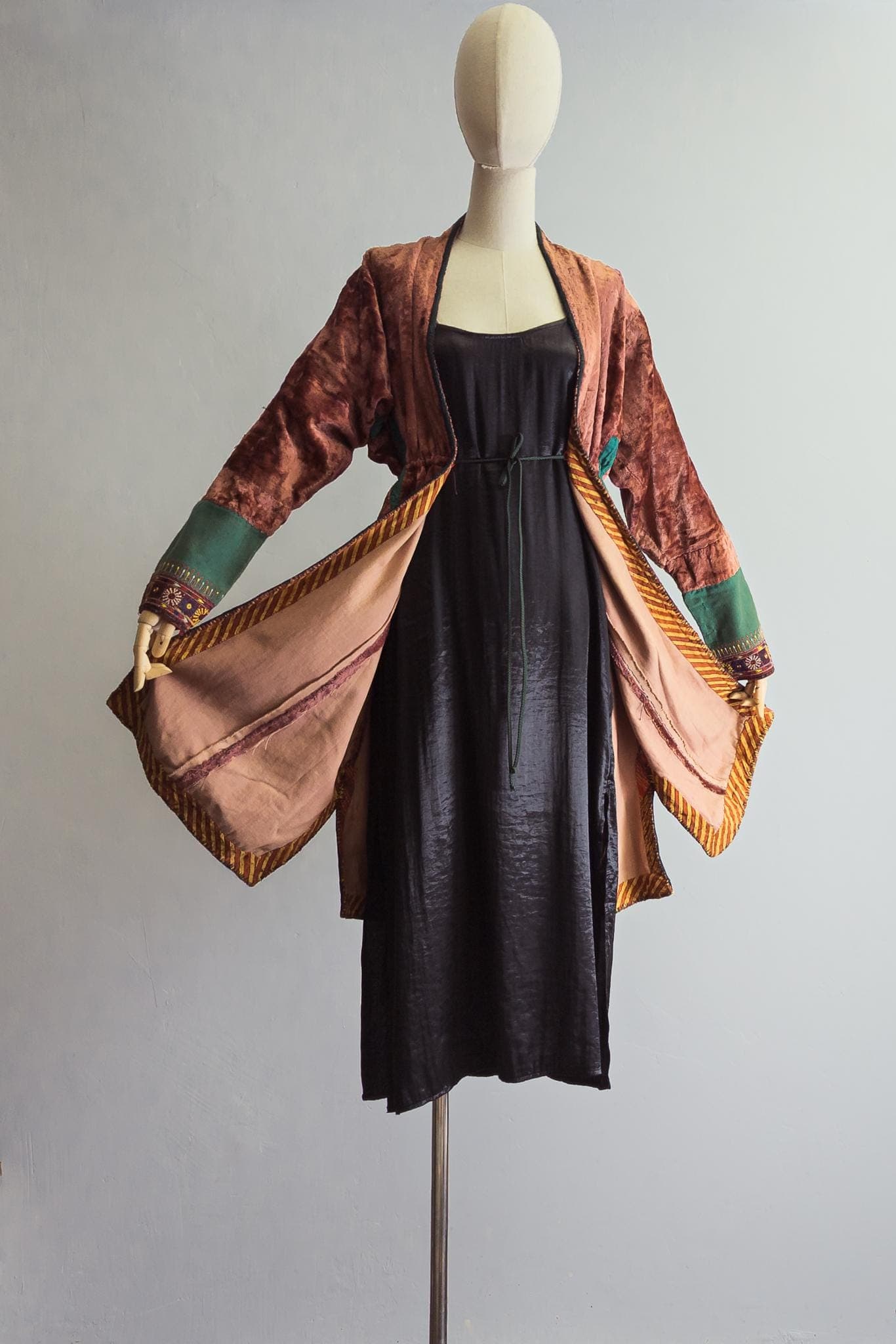 ottoman antique duster coat - rosewood silk velvet/teal green wool - full handwork - 19th century. - image 5