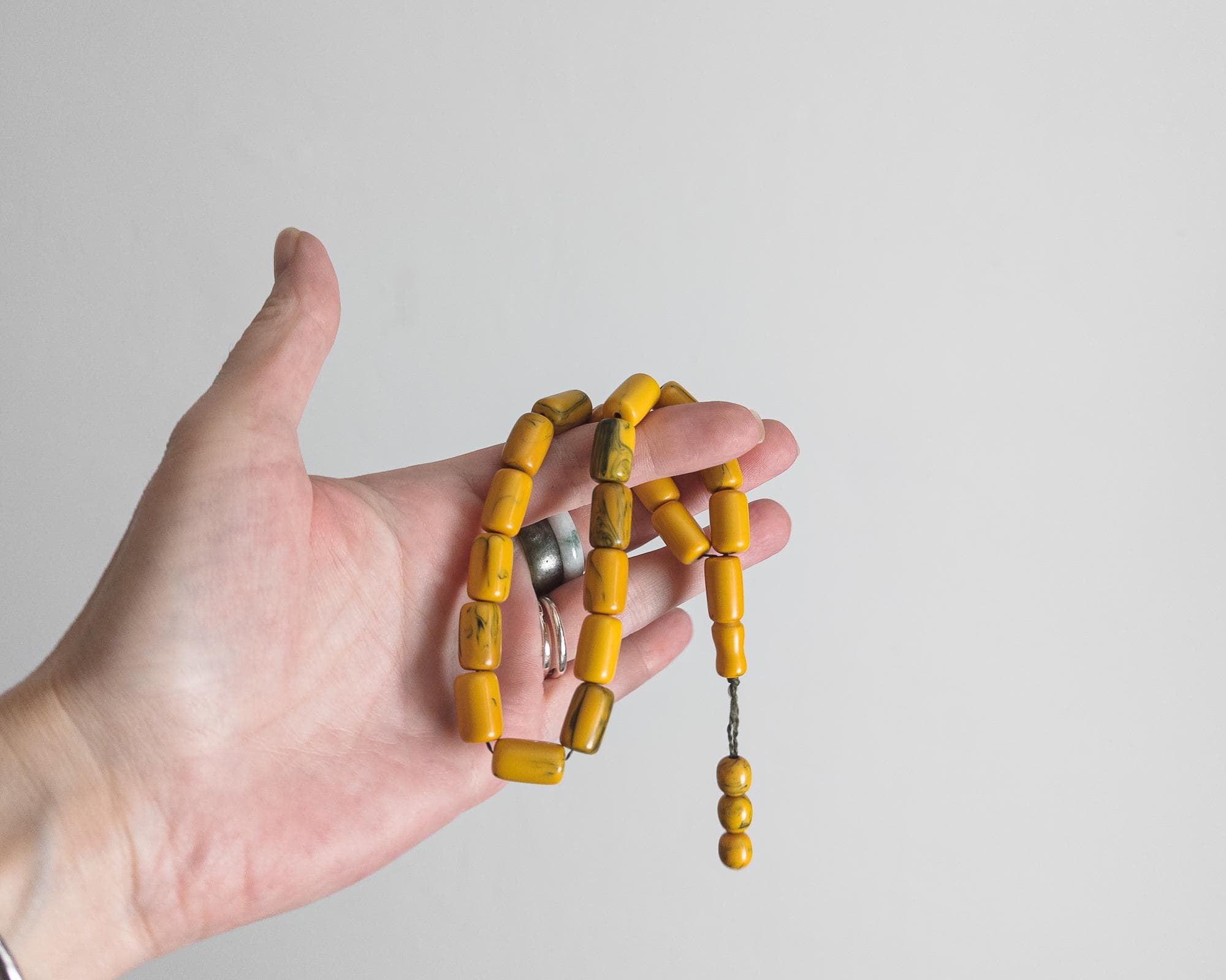 vintage 1950s bakelite prayer beads, compact muslim tasbih - image 5