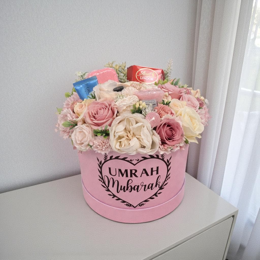 Umrah Mubarak Pamper Box – Pink | Personalised Islamic Gift for Her