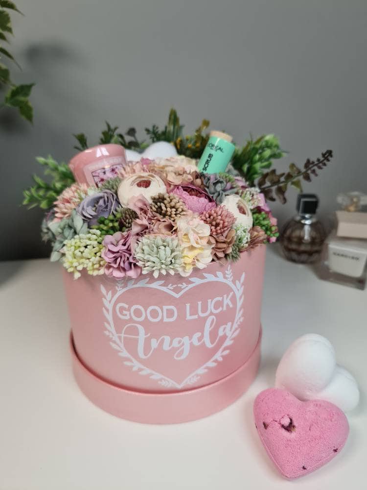 Personalised Floral Gift Box, Bath Bomb Pamper Set