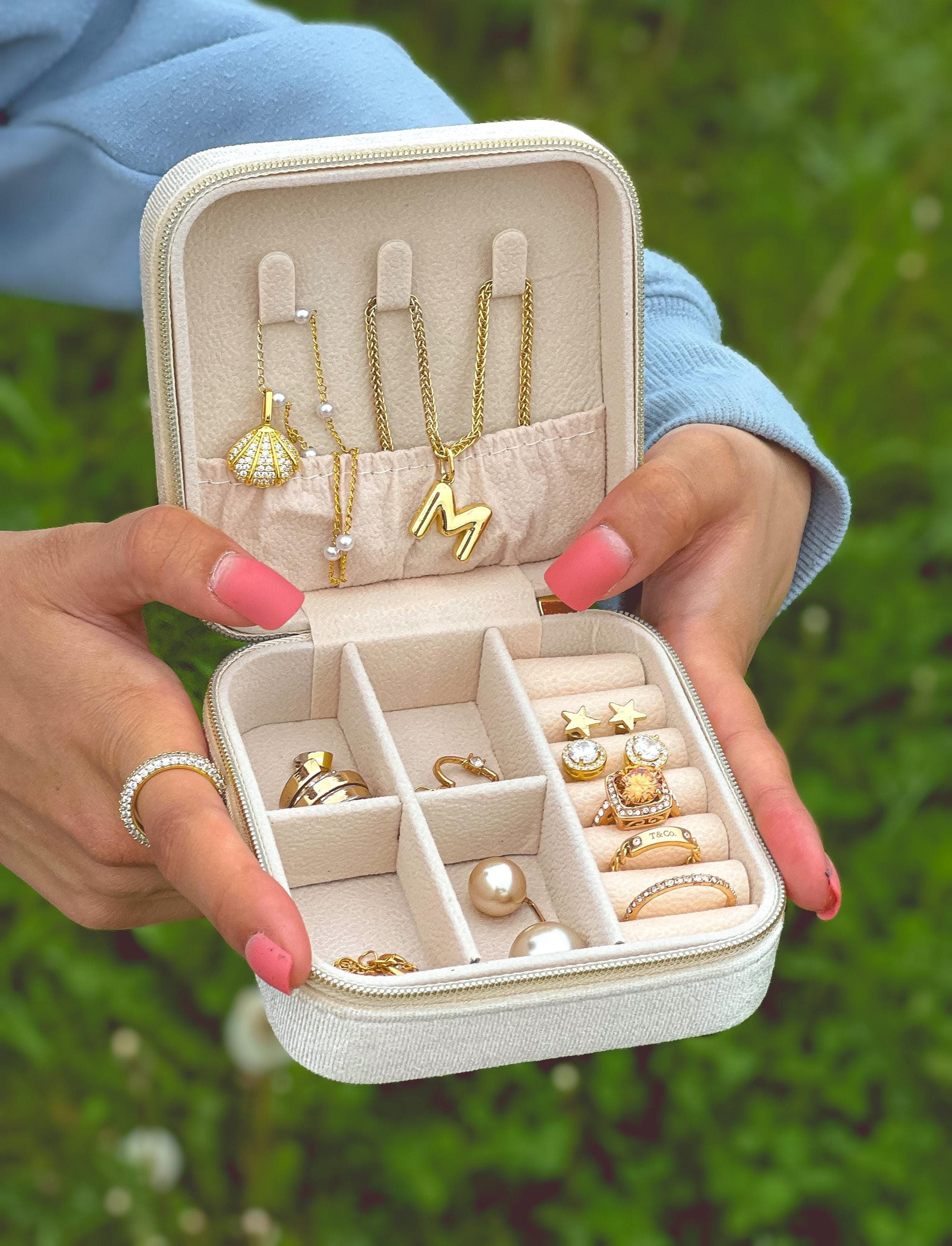 Customized Jewelry Box, Wedding Favors, Custom Name Velvet Travel Jewelry Case, Personalized Bridesmaid Gift, Travel Friendly Jewelry Box