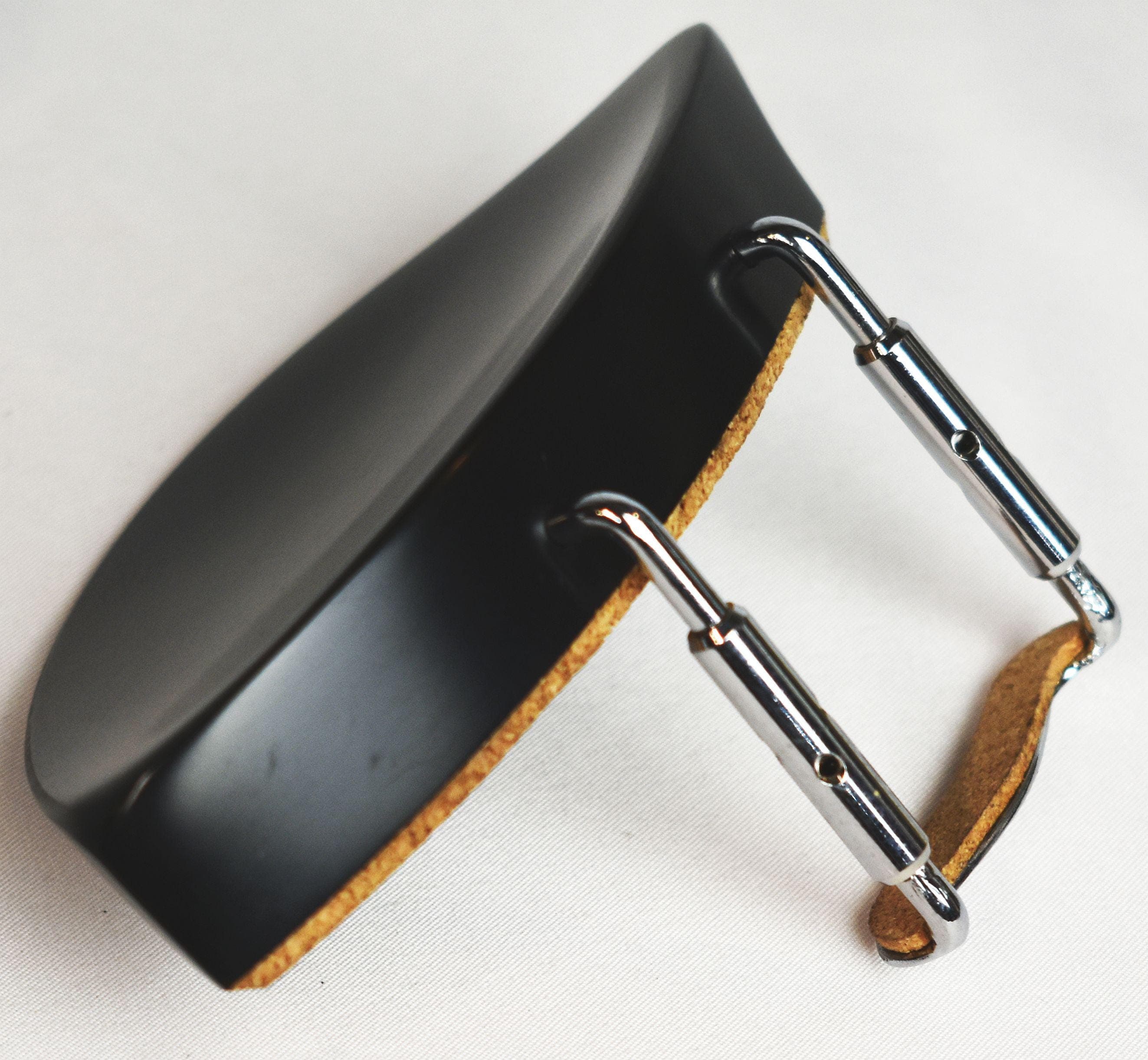 Nero Berlin Violin Chinrest with Black or Chrome Brackets - image 3