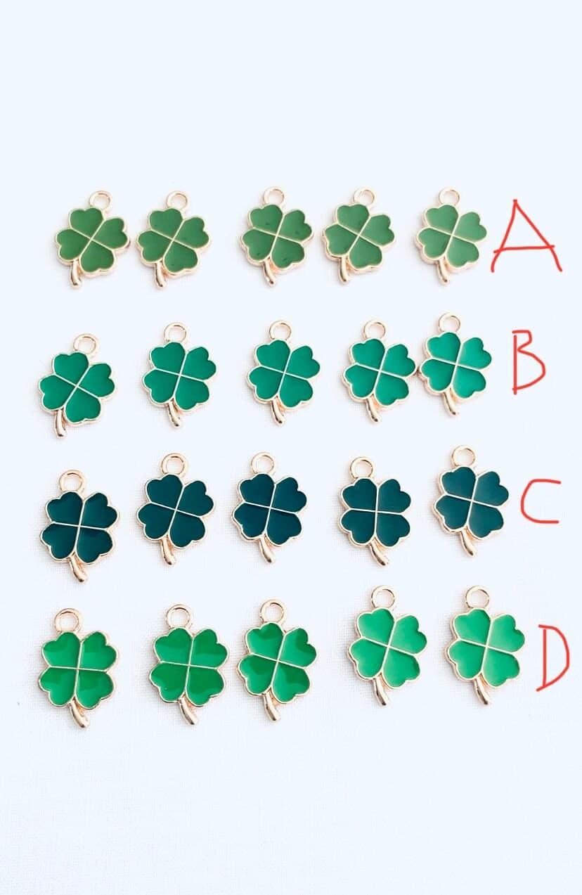 5 pcs Green Lucky Four Leaf Clovers Necklace Charms Pendants, 18mm, hole 2mm. GOLD