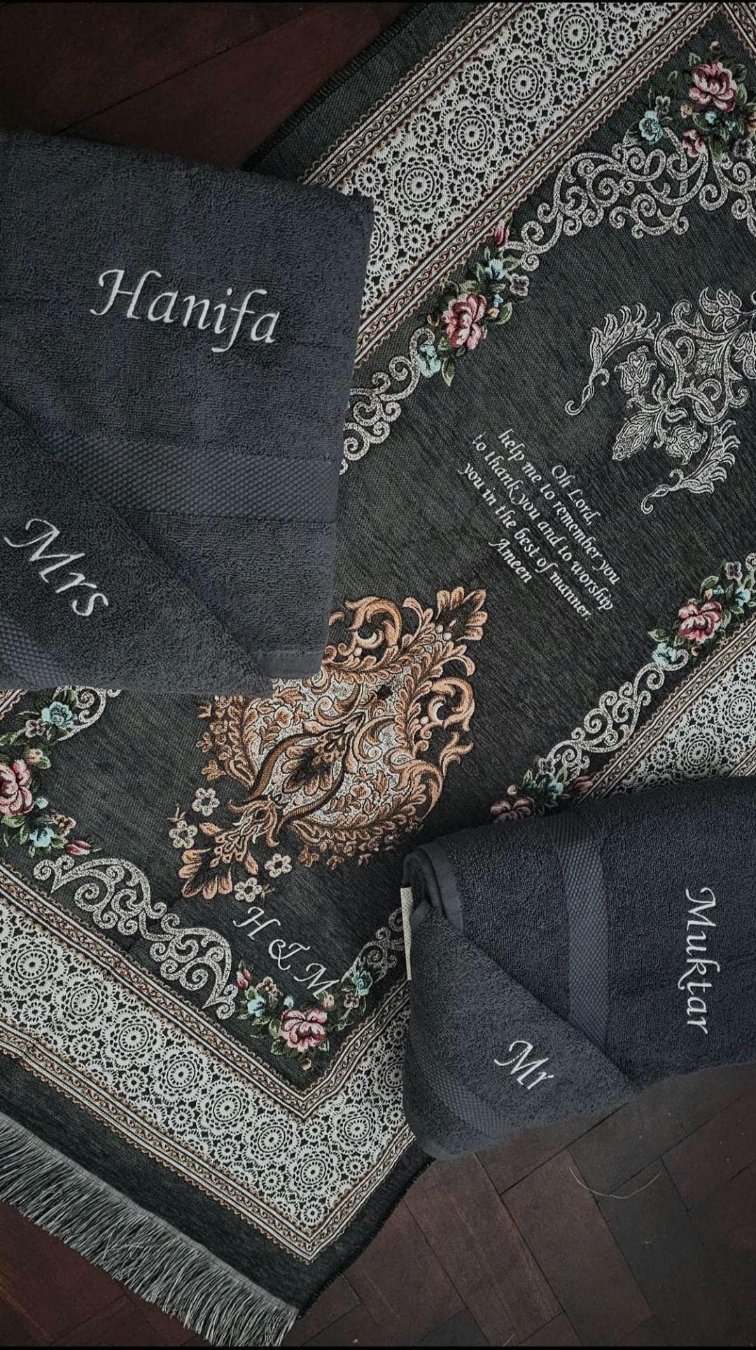 Muslim Wedding Gift Set – Personalised Couples Prayer Mat and Towels | Nikah or Walima Gift | Islamic Mr & Mrs | Newlywed Prayer Set