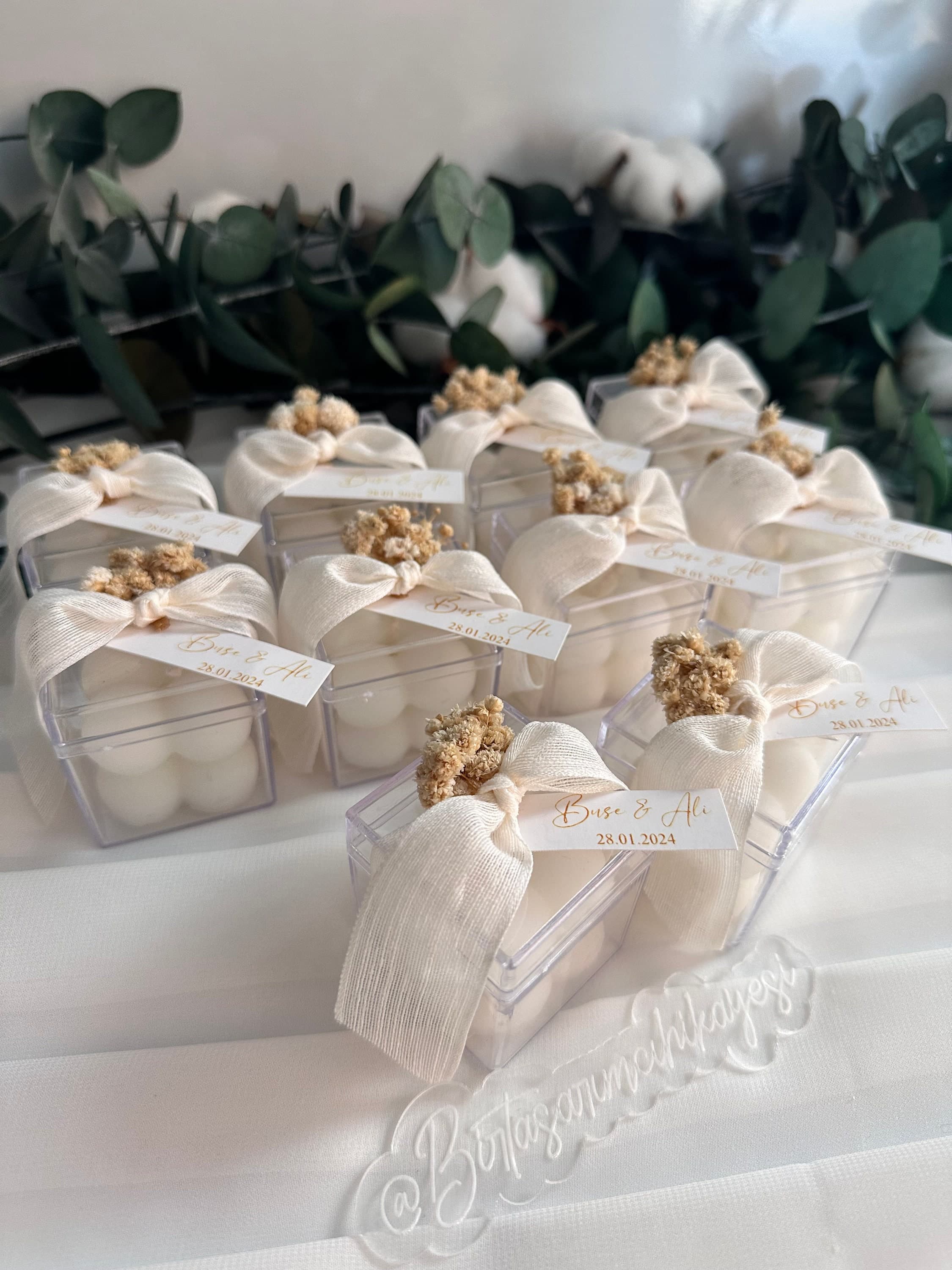 Personalized Boxed Bubble Candle Favors: Elegant Wedding Guest Gifts