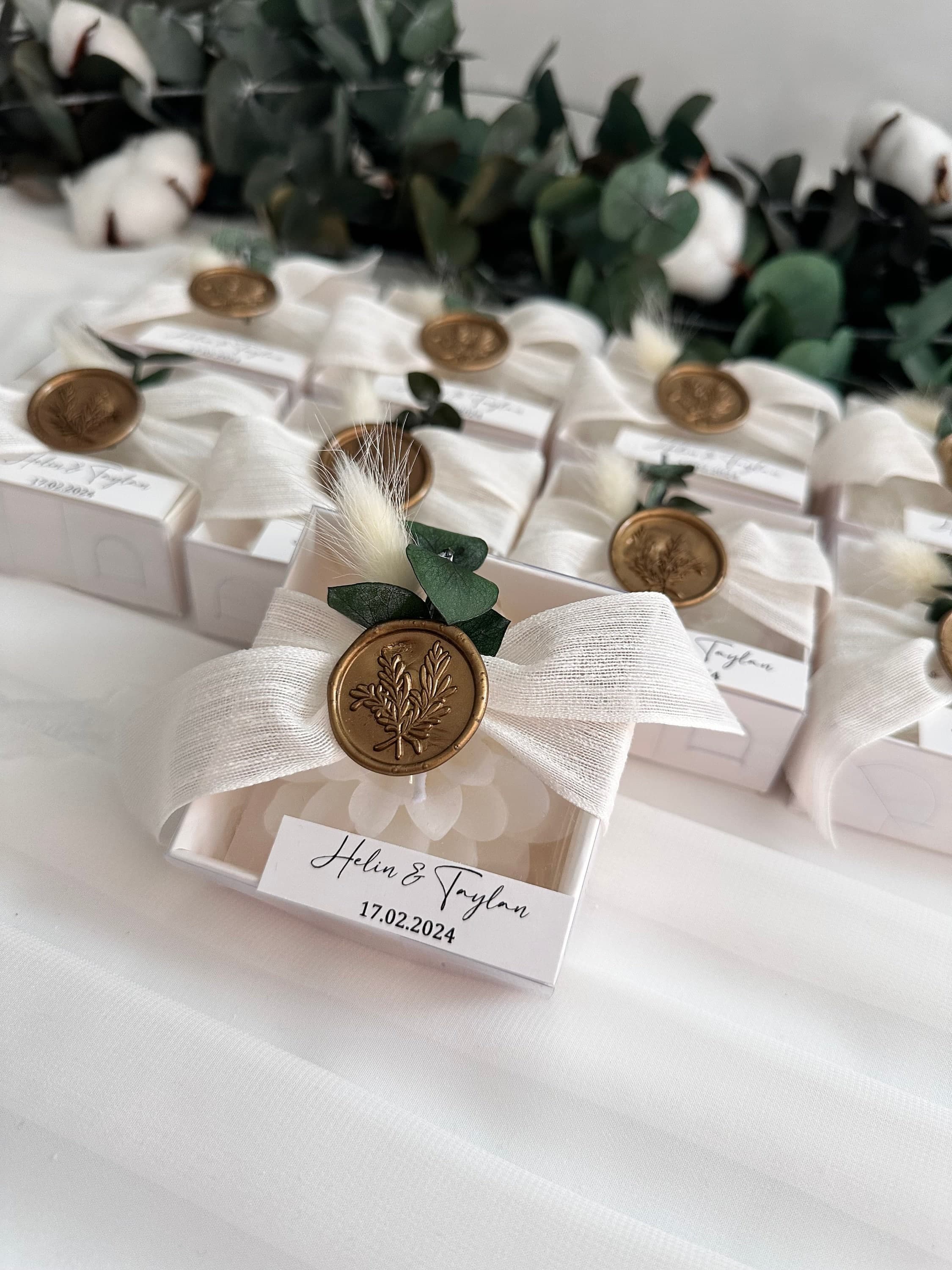 Heart-Shaped Wedding Favor Candle: Eucalyptus & Ribbon Box