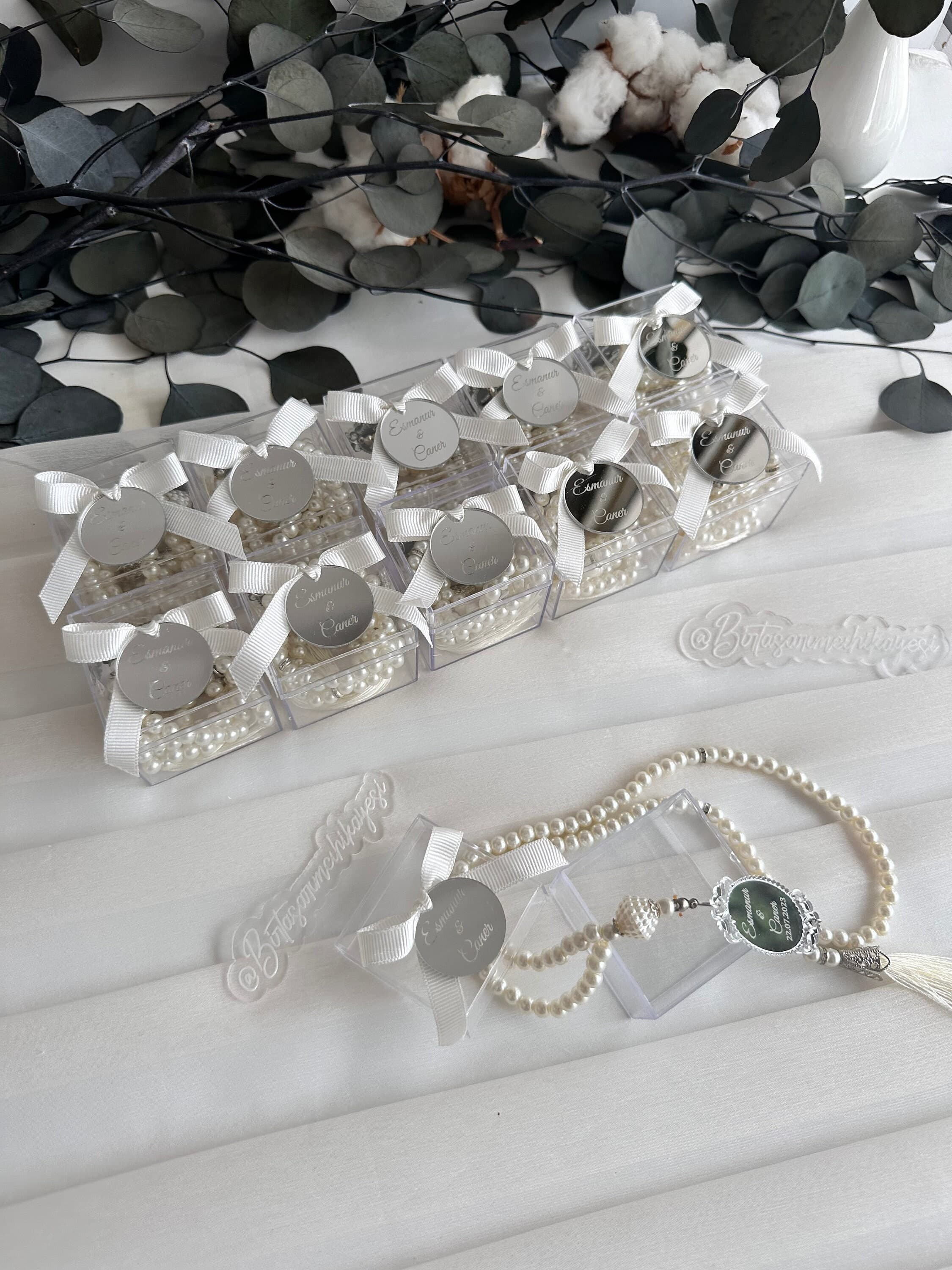 Pearl Tasbih: Islamic Wedding Favor with Personalized Plexiglass - image 4