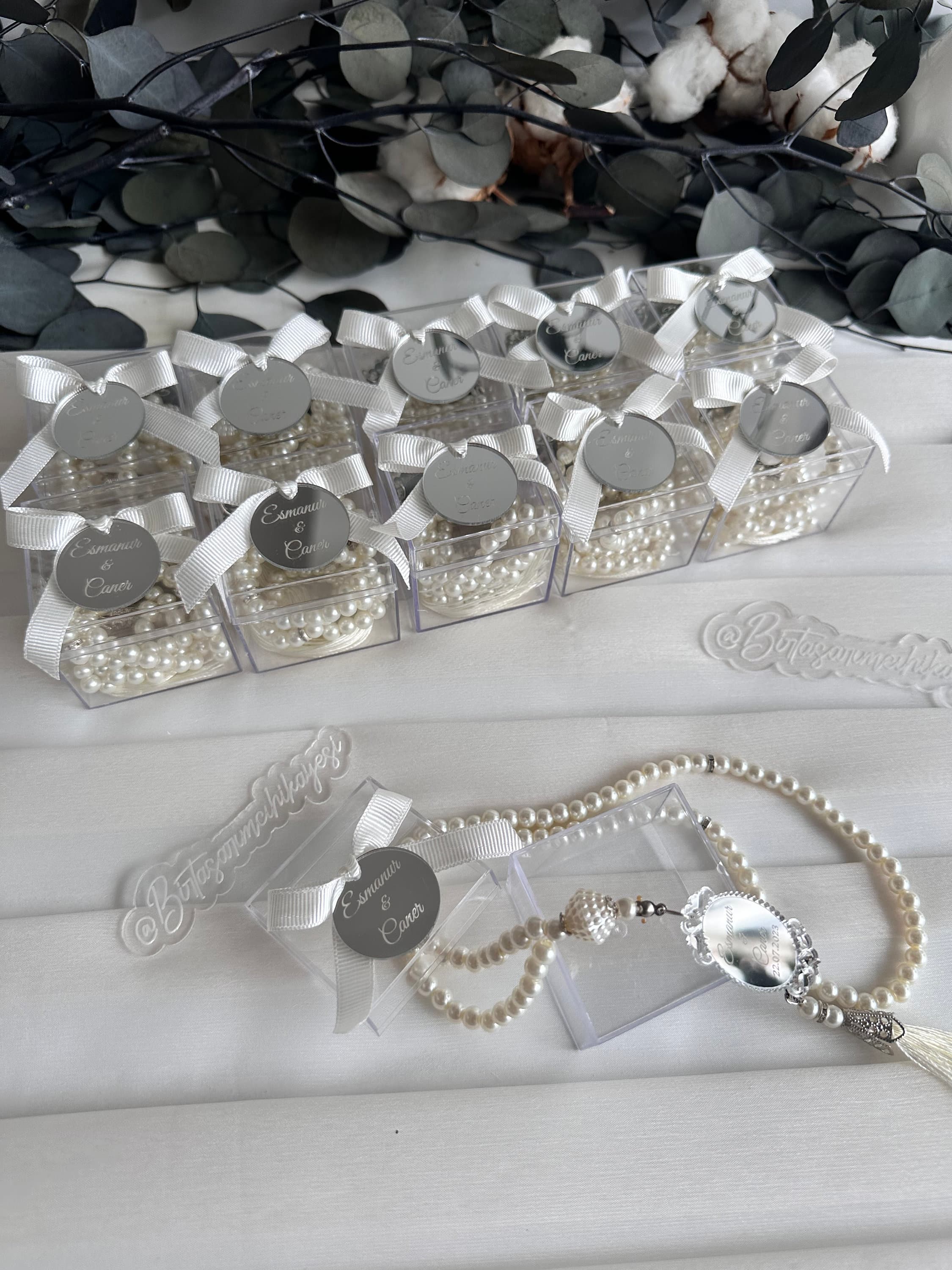 Pearl Tasbih: Islamic Wedding Favor with Personalized Plexiglass