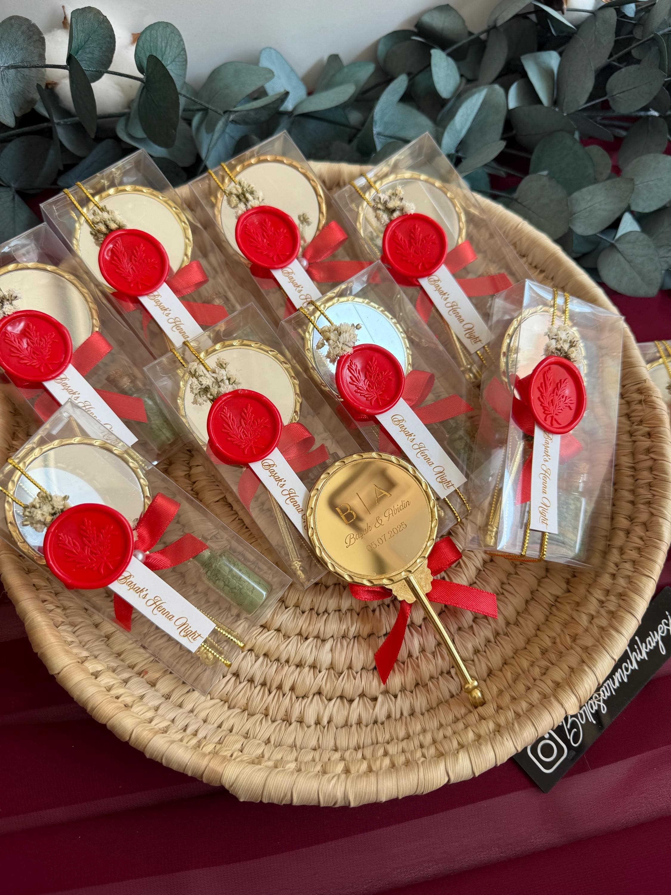 Personalized Henna Party Gift Box: Mirror & Handmade Henna - image 5