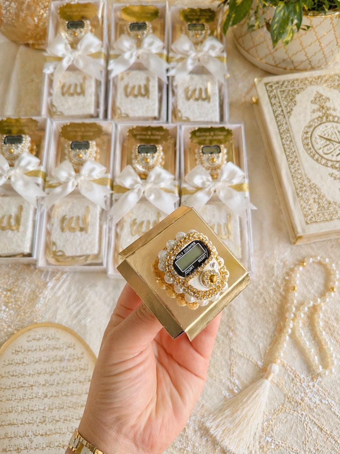 Personalized Islamic wedding favor: Mini Quran and prayer counter in a box - image 4