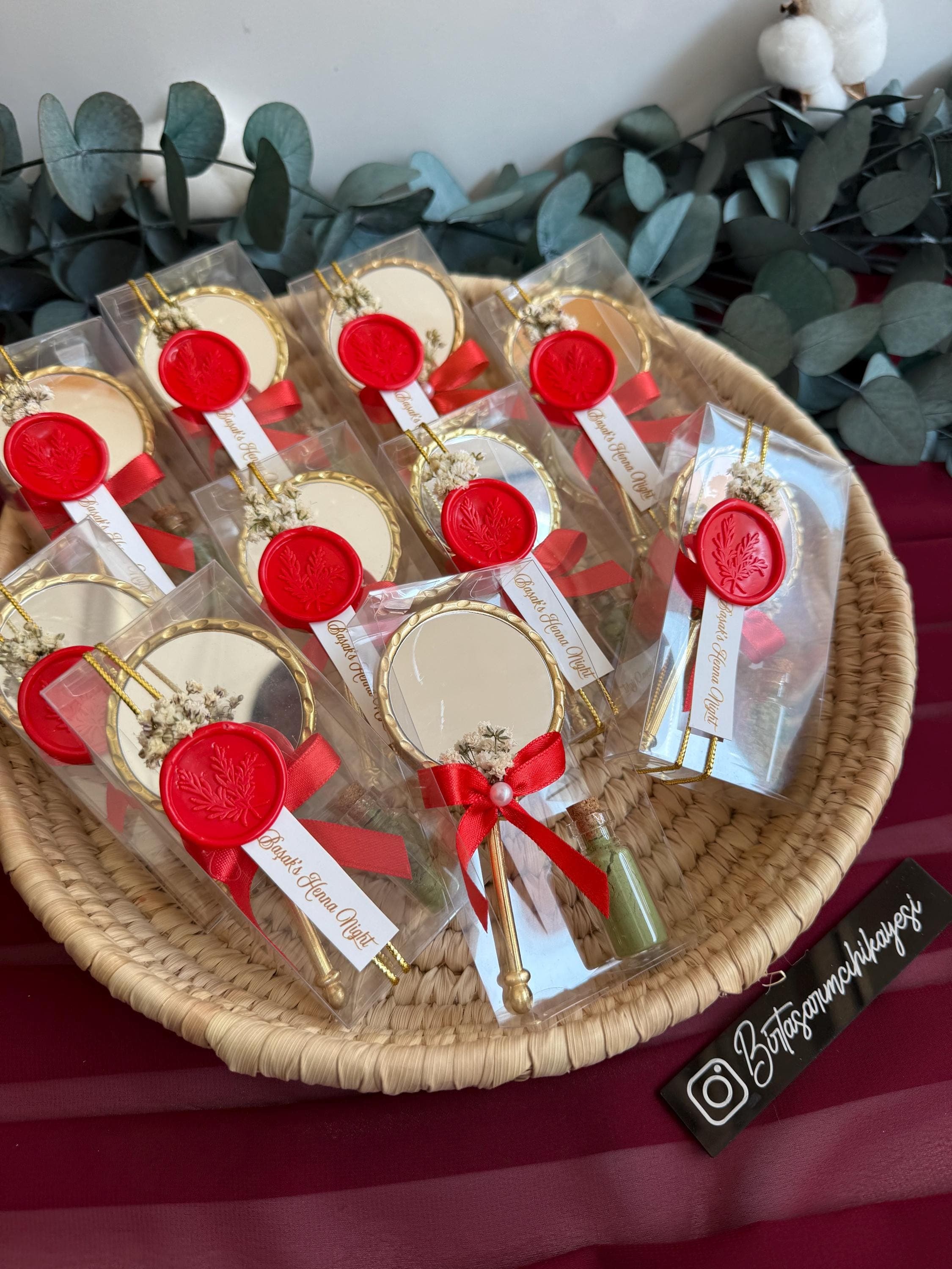 Personalized Henna Party Gift Box: Mirror & Handmade Henna - image 4