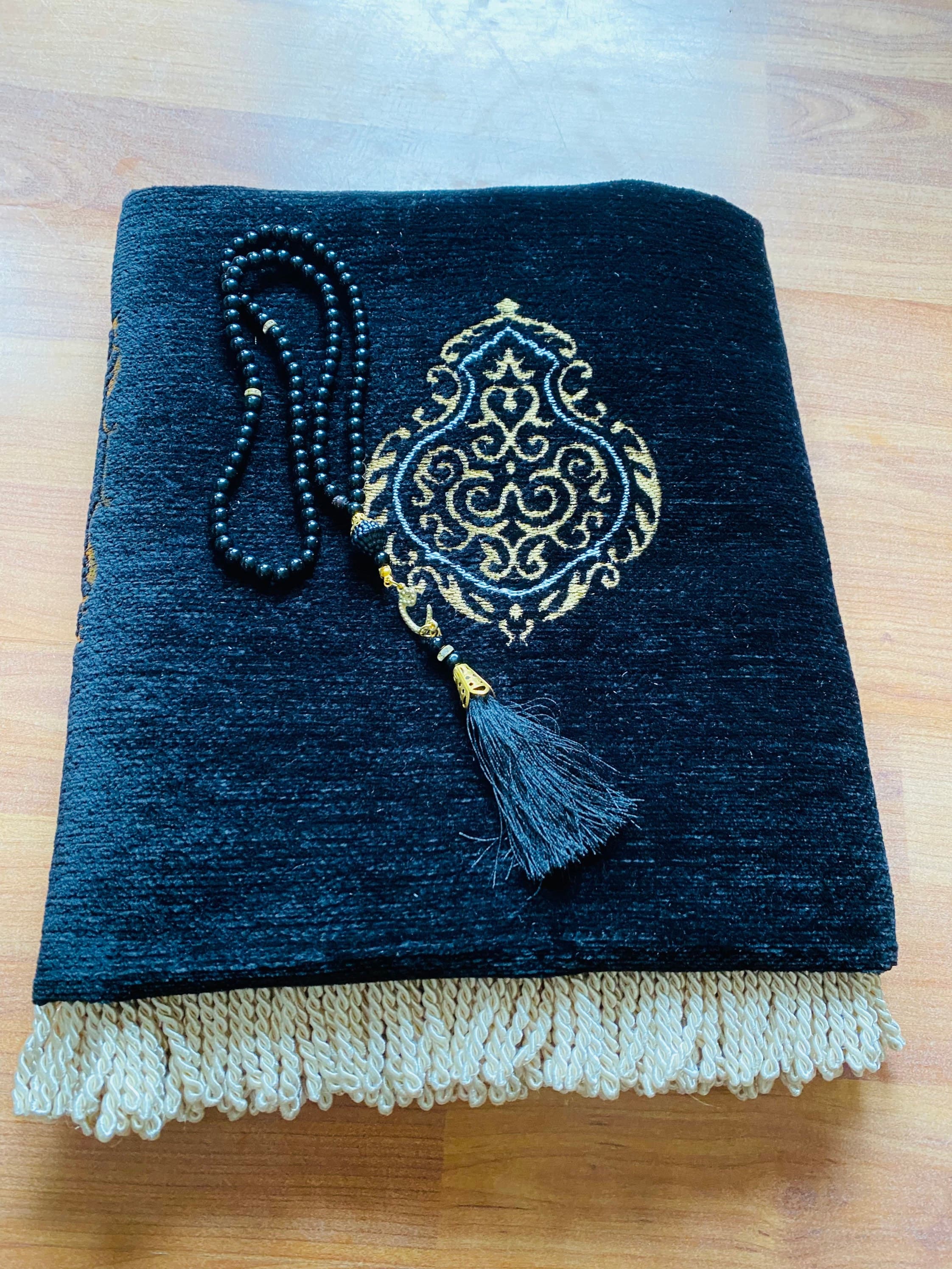 Kaaba Design Prayer Rug, Gold and Black Sejadah, Muslim Gift - image 3