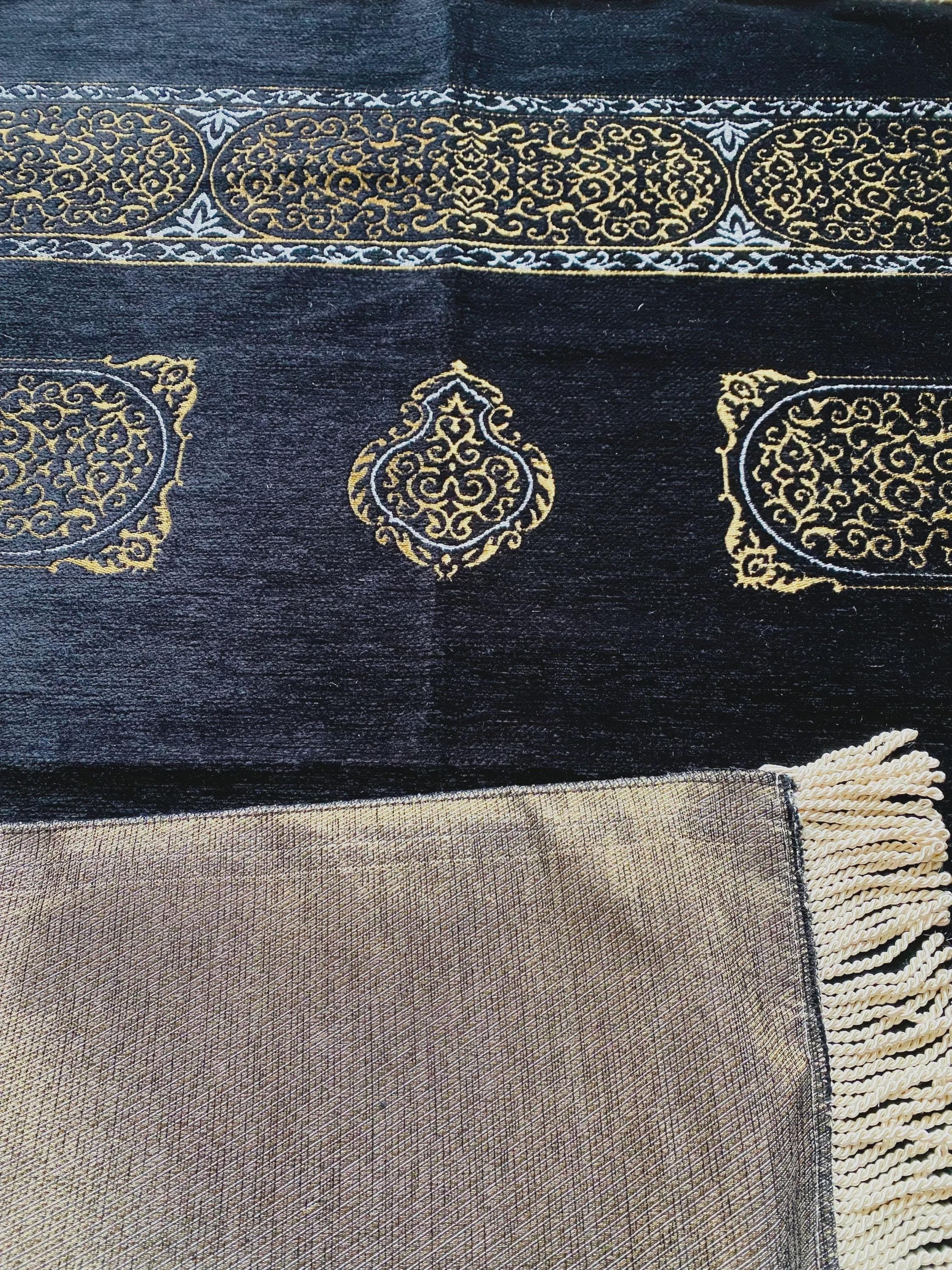 SETS 4 PIECES, Kaaba Designed Gold Prayer Rug + English Arabic Translated Quran + Digital Finger Dua Counter + Pearl 99 Tasbeehs Bead