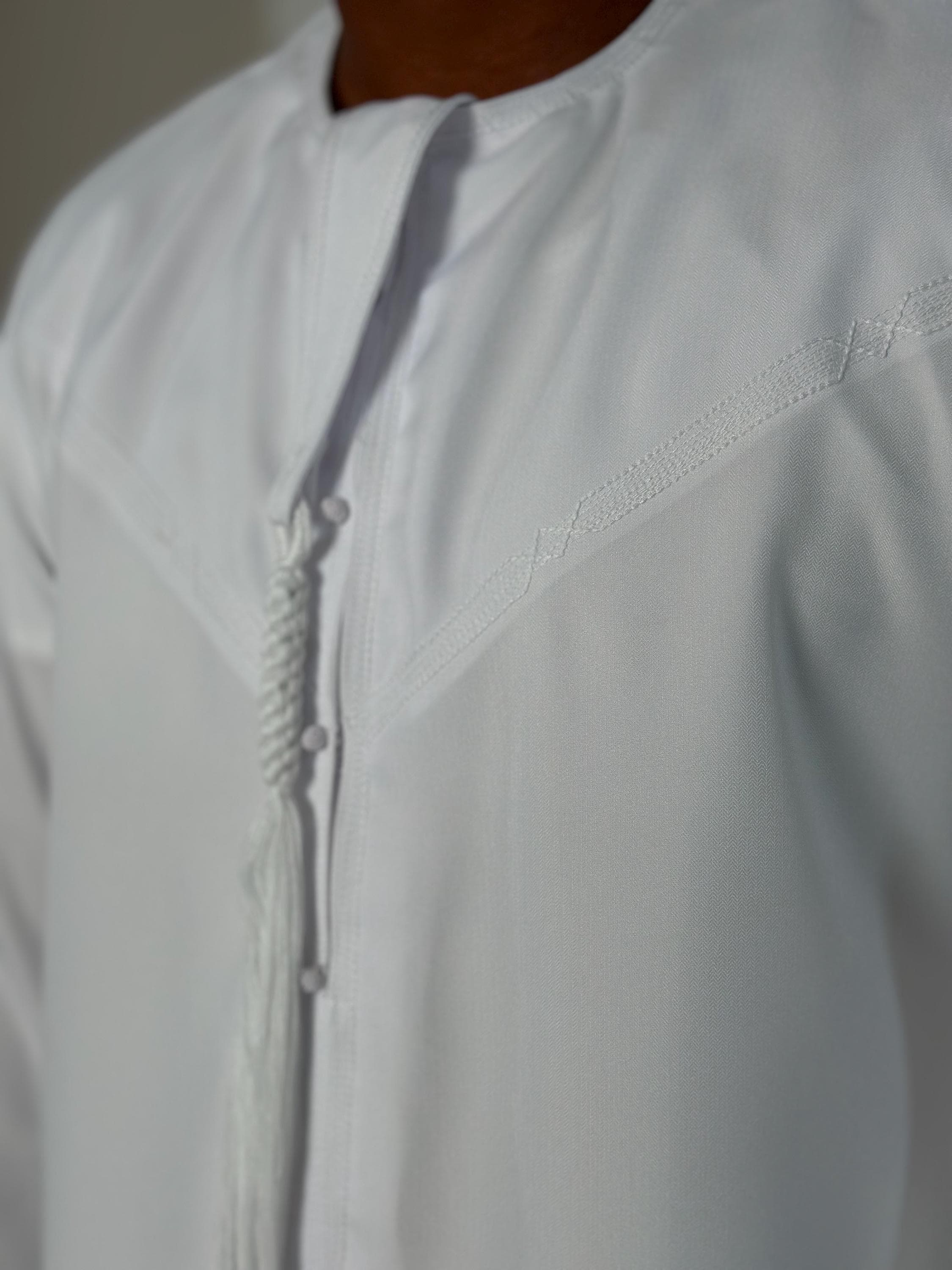 Emirati Omani Thobe with Zip and Tassel (Off-White)