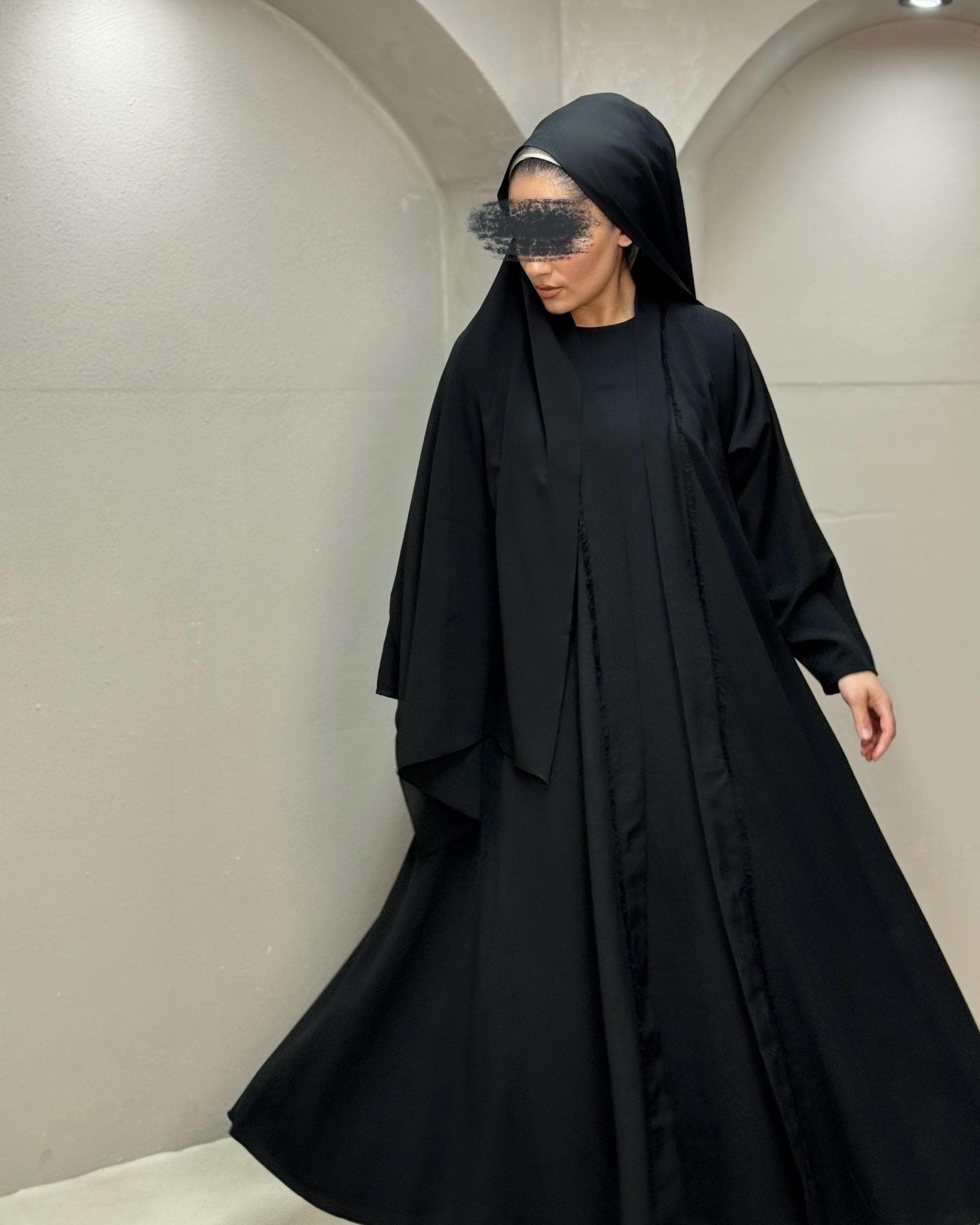 Italian Linen Frayed Abaya Set in Cloche Cut (Black)