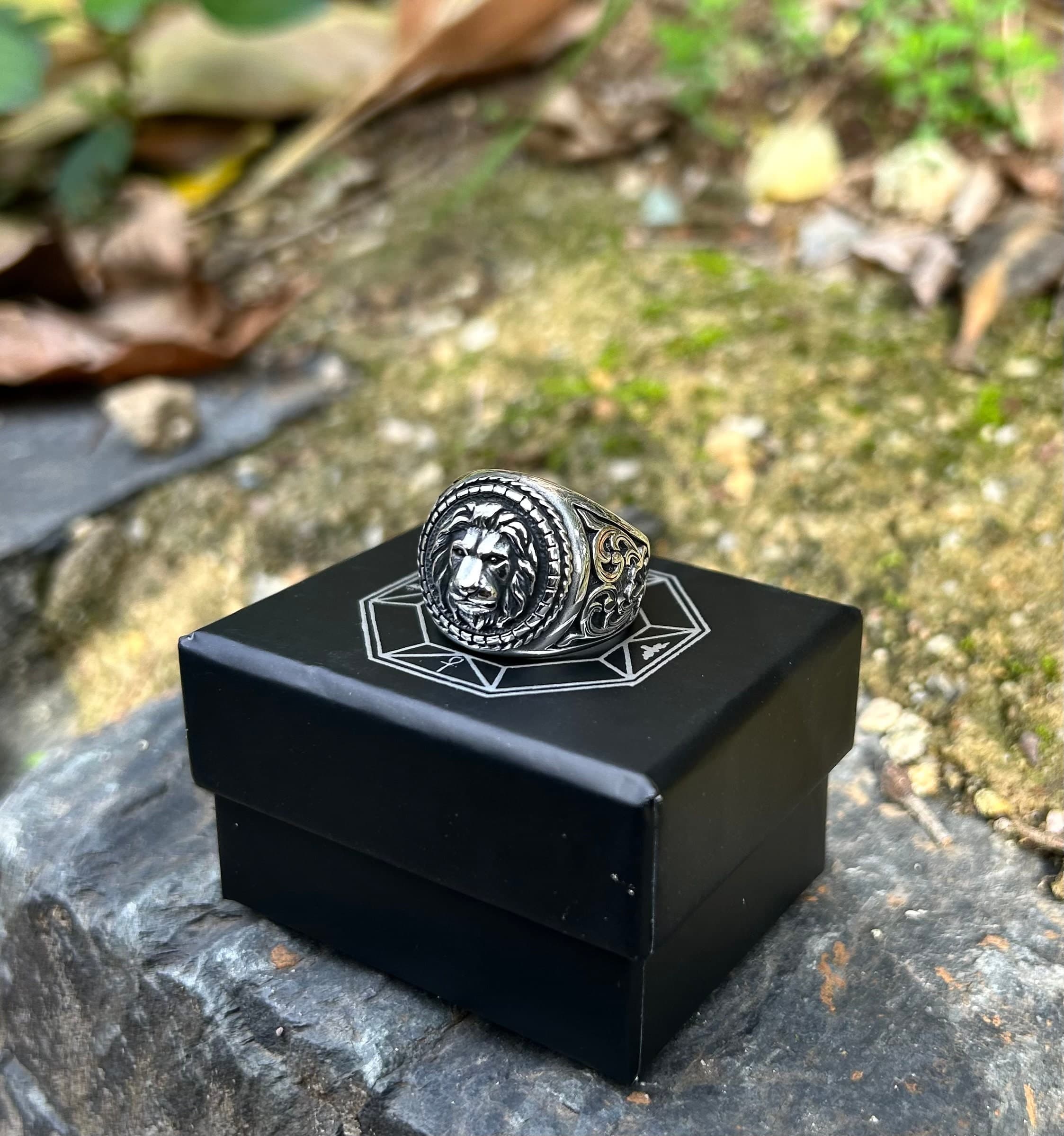 Mens Lion Ring: 925K Sterling Silver Leo Zodiac Signet