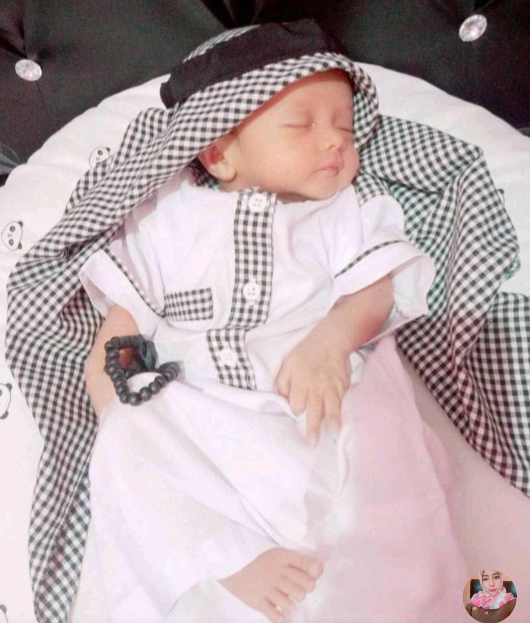 Baby boys abaya full sets for age 0-24 months white Black checkered lis - image 3