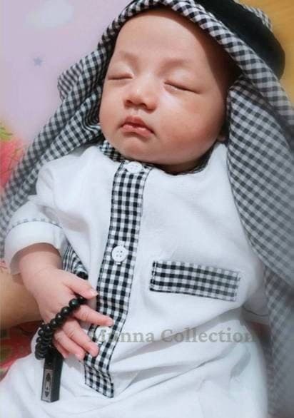 Baby boys abaya full sets for age 0-24 months white Black checkered lis - image 4