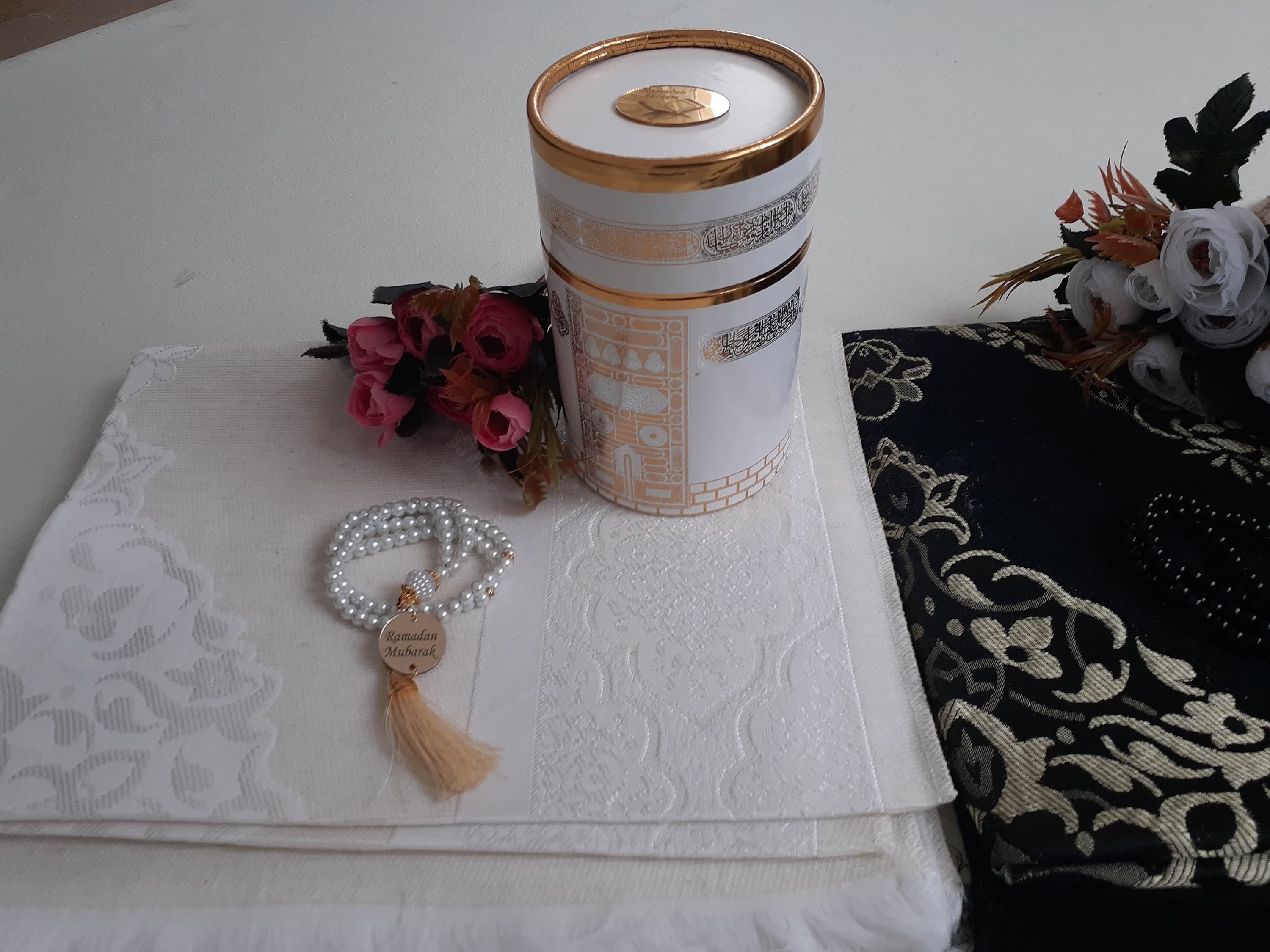 Personalized Prayer Mat Gift Set | Islamic Pearl Tasbeeh, Eid Mubarak - image 3