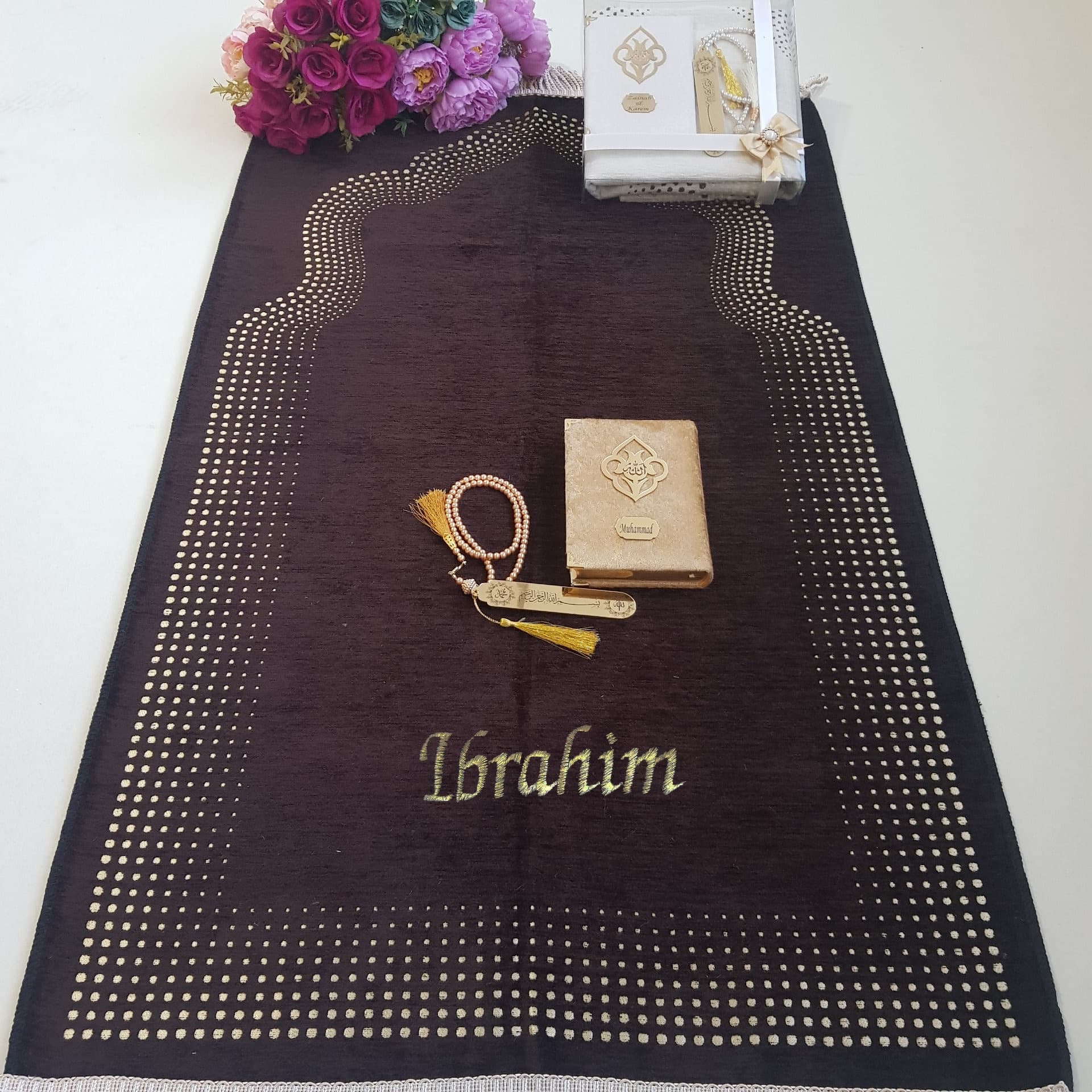Personalized Prayer Mat Gift Set | Velvet Quran, Tasbeeh & Bookmark