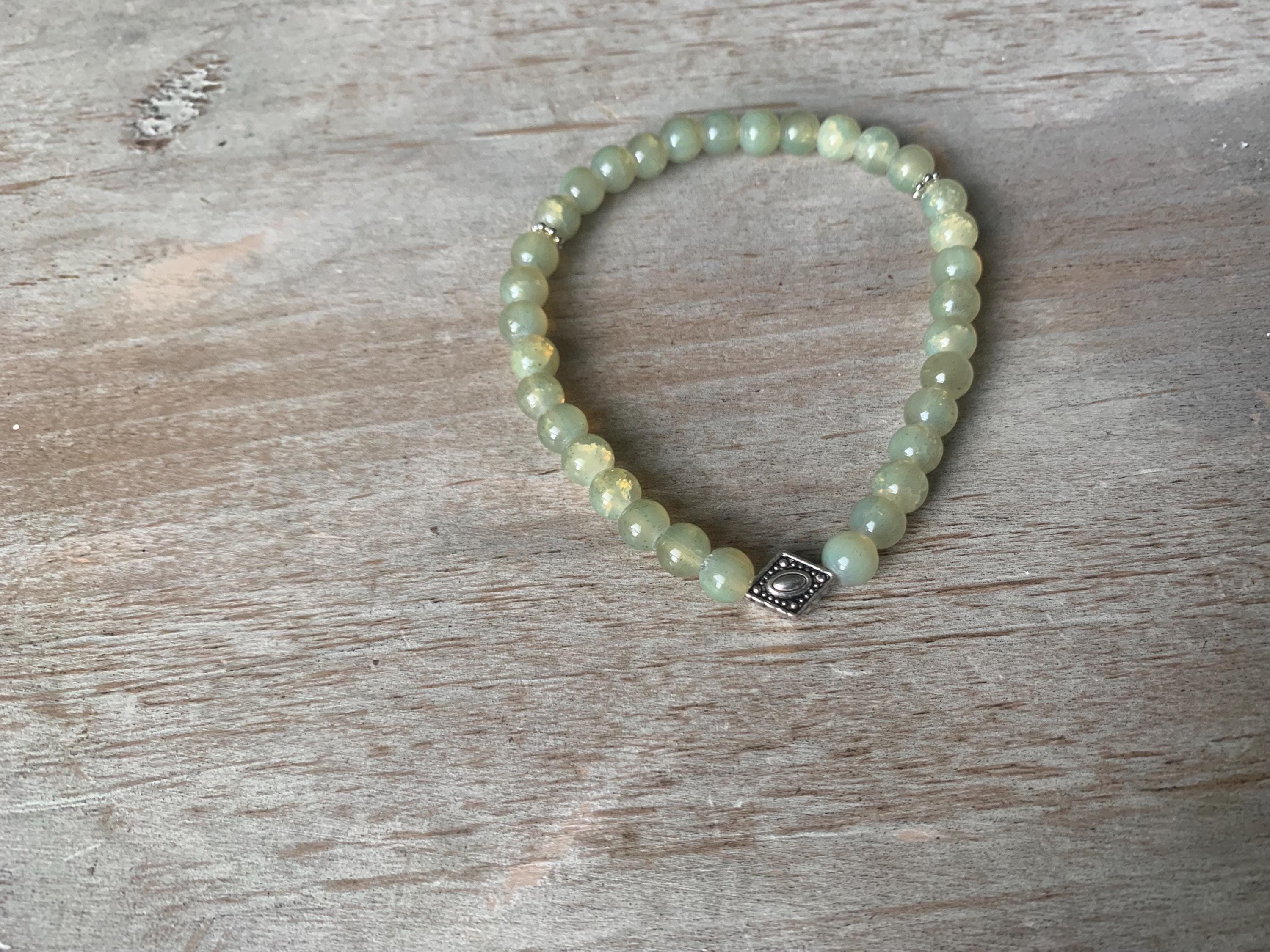 Pale Green Cracked Glass Bead Tasbih Bracelet (33 Beads) - image 4