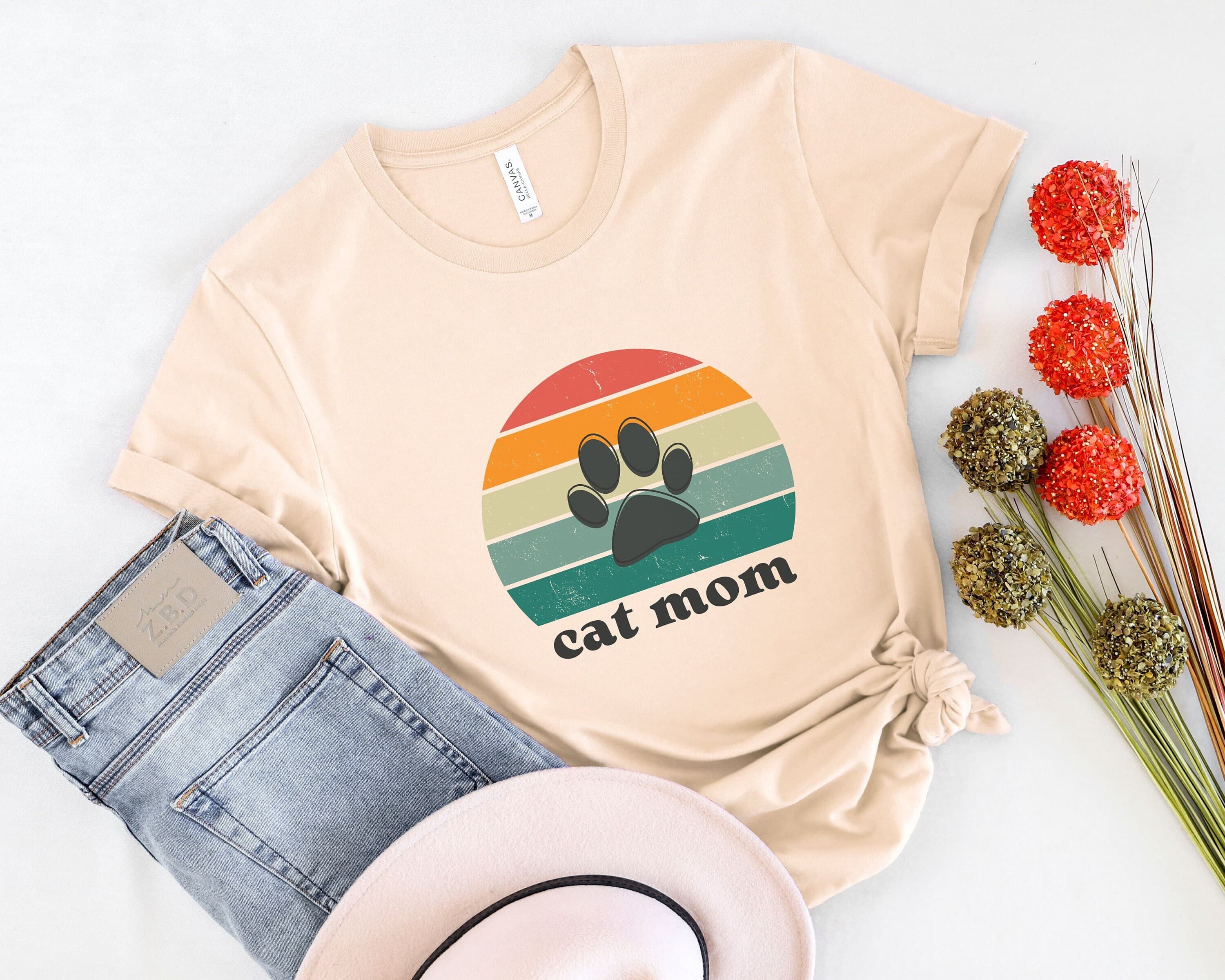 Retro Cat Mom Shirt - Vintage Style Tee for Pet Lovers