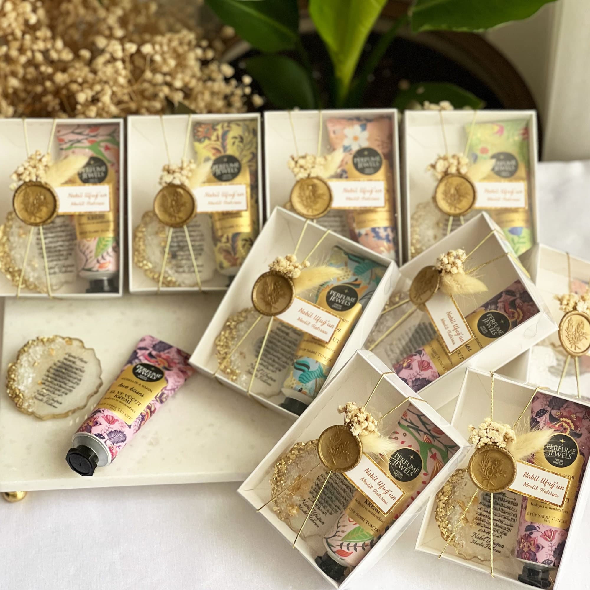 Rustic Wedding Favor: Epoxy Magnet Hand Cream Gift Set - image 3