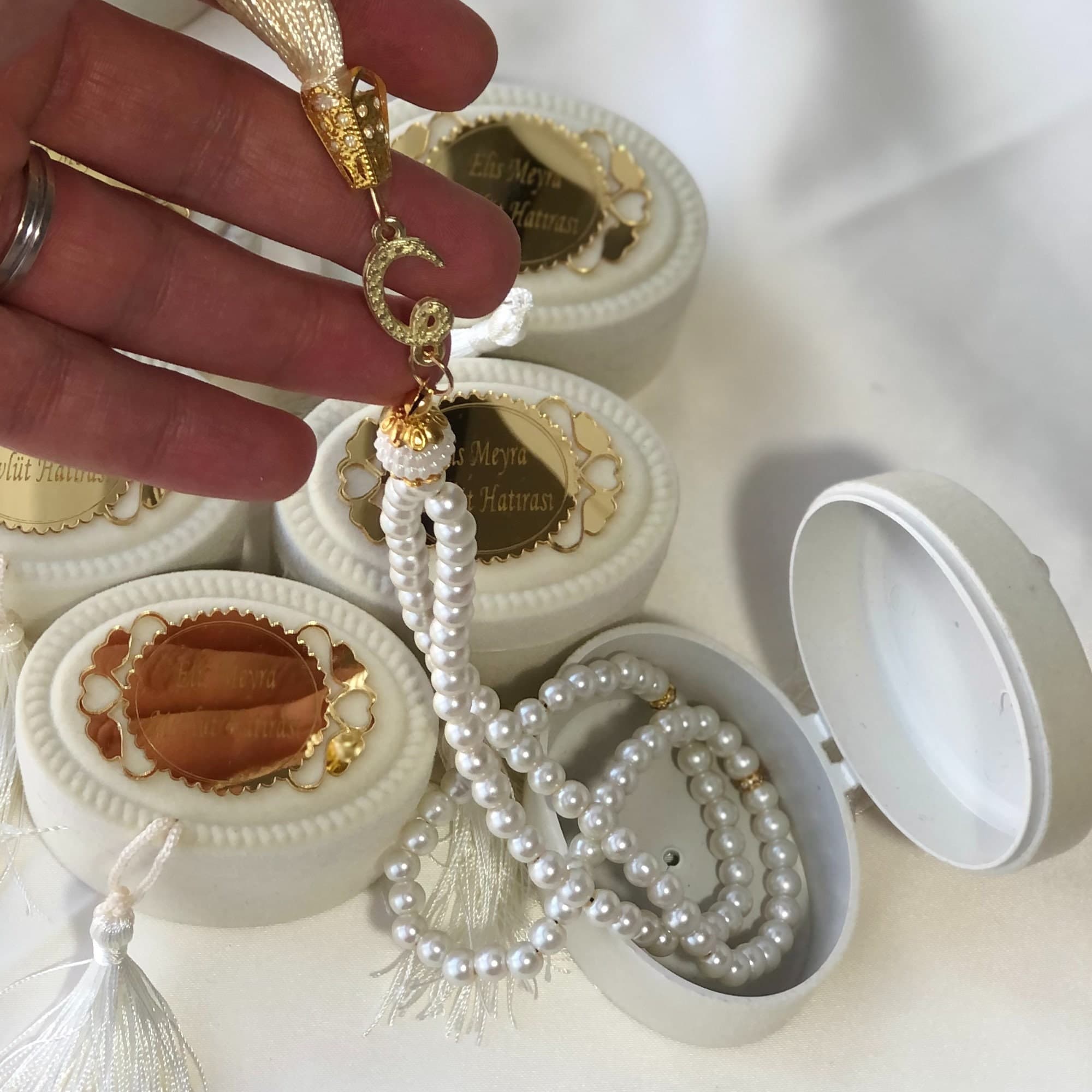 Personalized Pearl Tasbih: Islamic Wedding Favor in Velvet Box - image 5