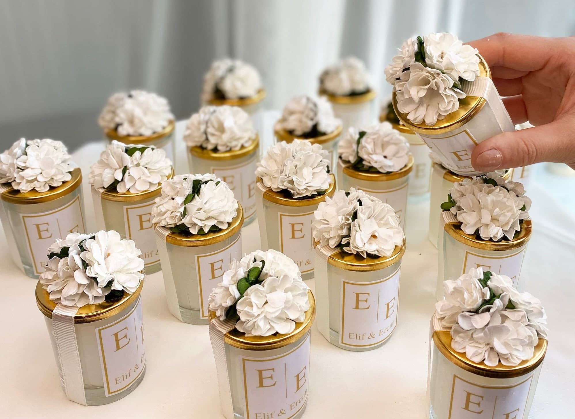 Personalized Wedding Candle Favors: Elegant Glass Candle with Flower Lid - image 3