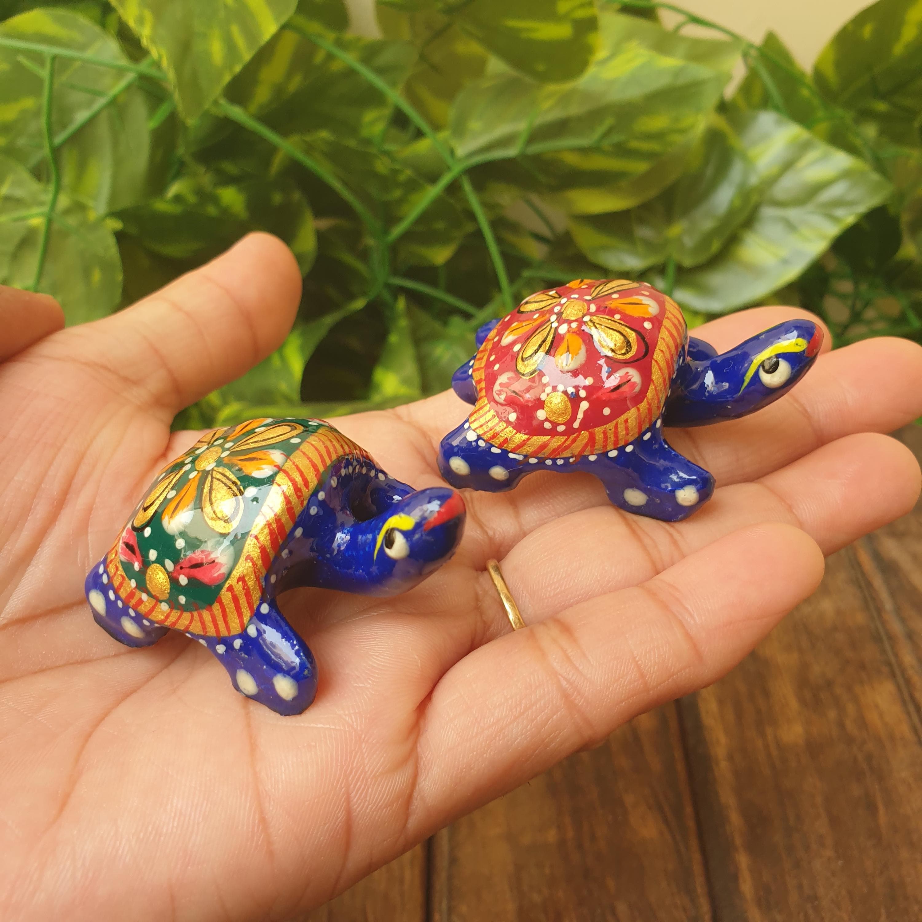 Handmade Ceramic Decorative Painted Turtle Showpiece For Positive Vibe ( 2 inches )